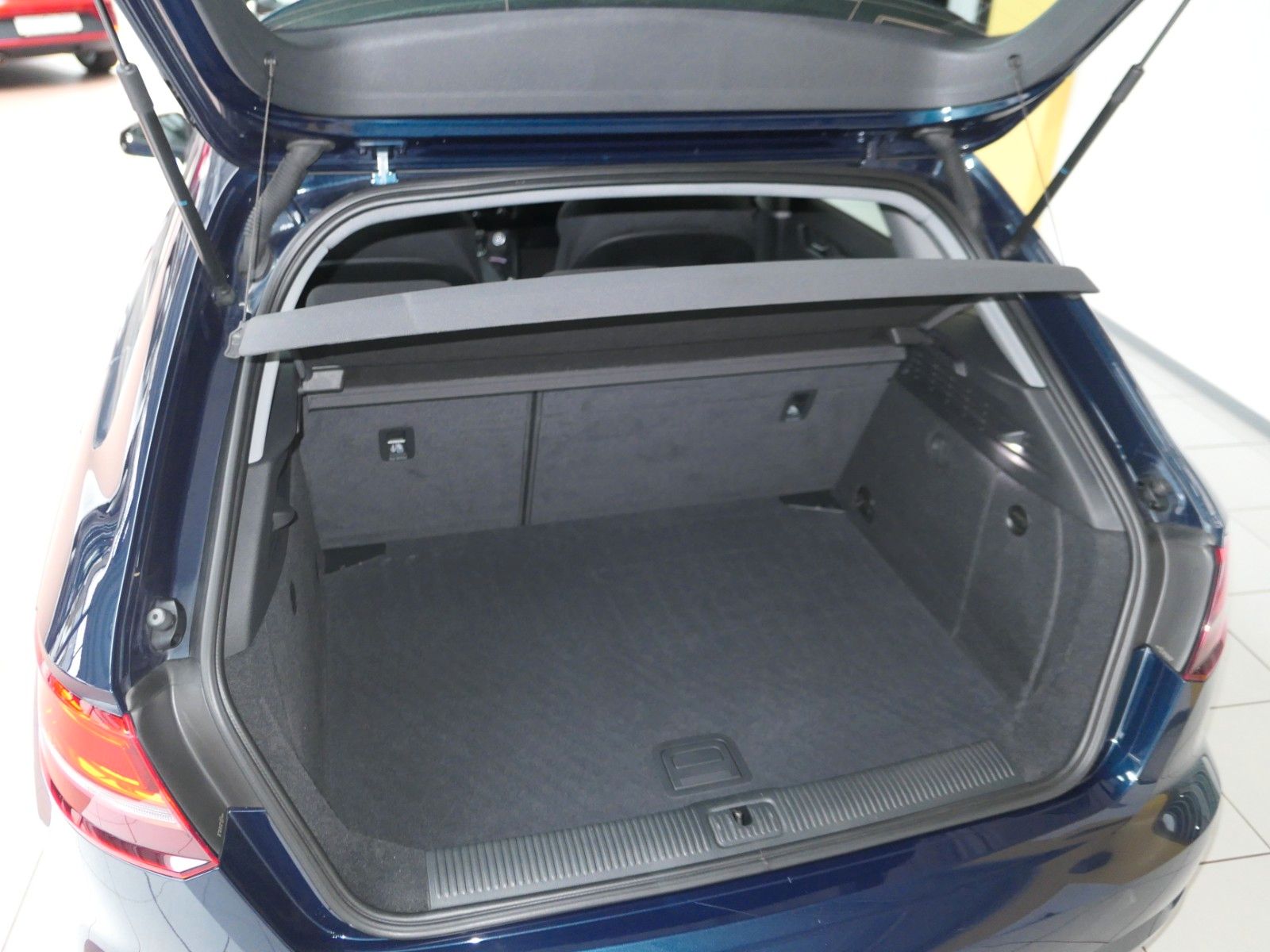 Fahrzeugabbildung Audi A3 Sportback TFSI sport*LM*PDC*NAVI*Xenon*´TOP