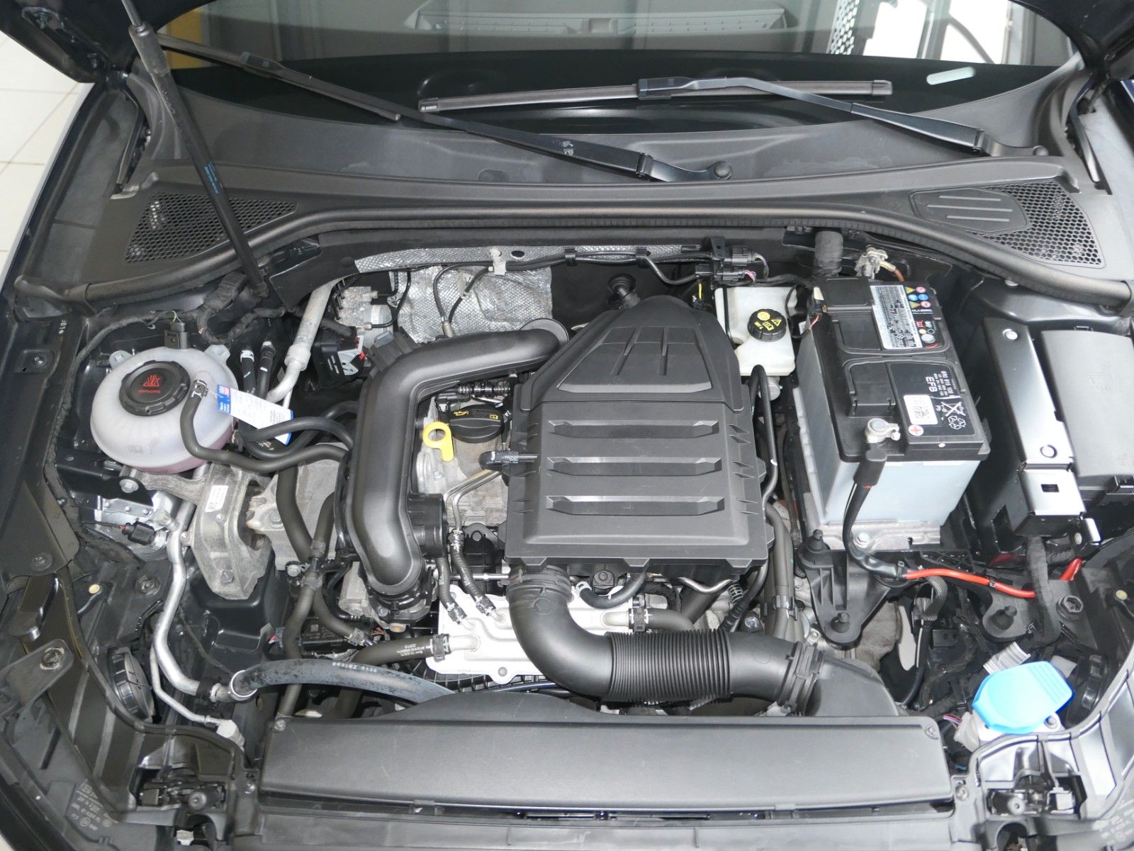 Fahrzeugabbildung Audi A3 Sportback TFSI sport*LM*PDC*NAVI*Xenon*´TOP