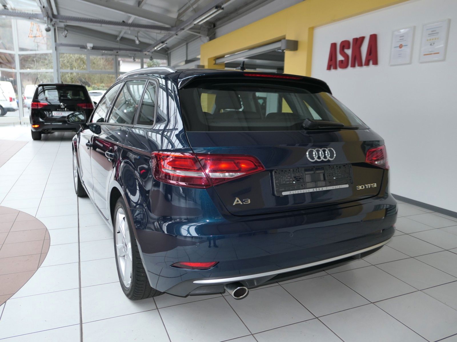 Fahrzeugabbildung Audi A3 Sportback TFSI sport*LM*PDC*NAVI*Xenon*´TOP