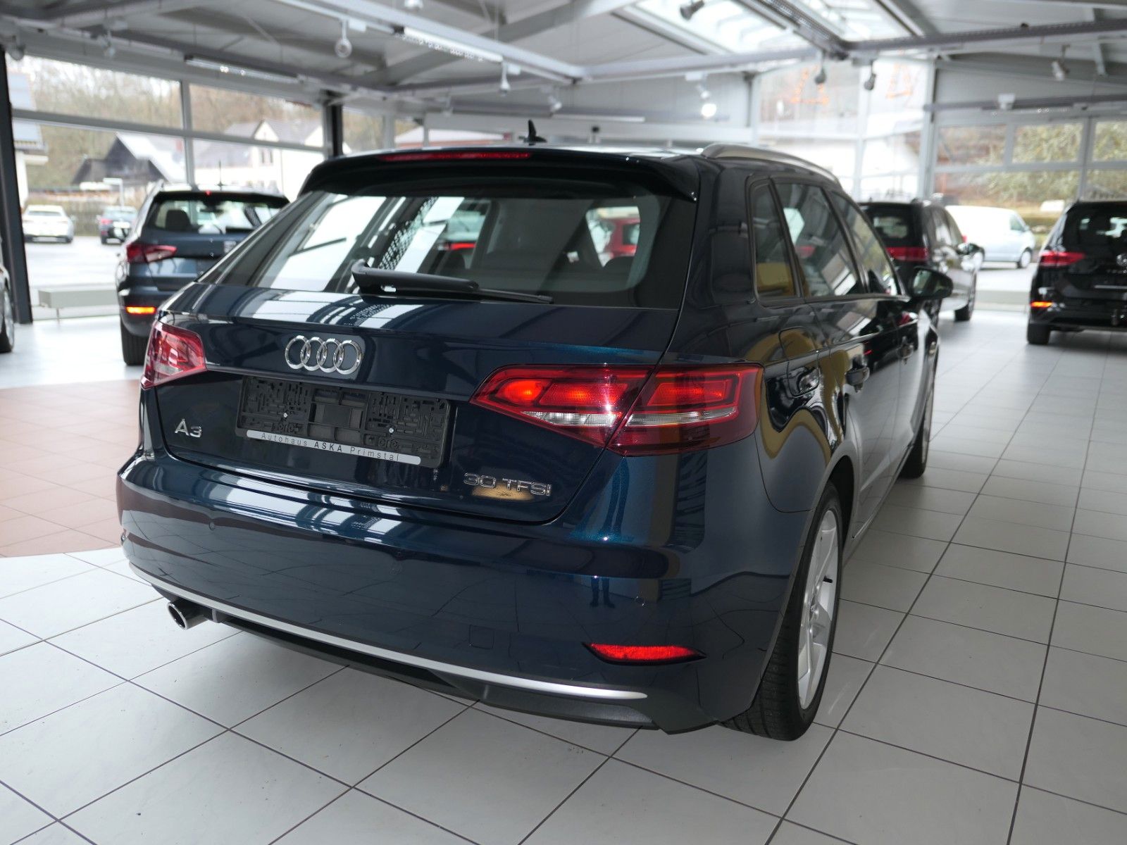 Fahrzeugabbildung Audi A3 Sportback TFSI sport*LM*PDC*NAVI*Xenon*´TOP