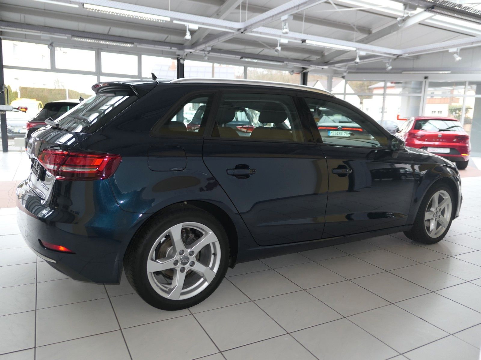 Fahrzeugabbildung Audi A3 Sportback TFSI sport*LM*PDC*NAVI*Xenon*´TOP