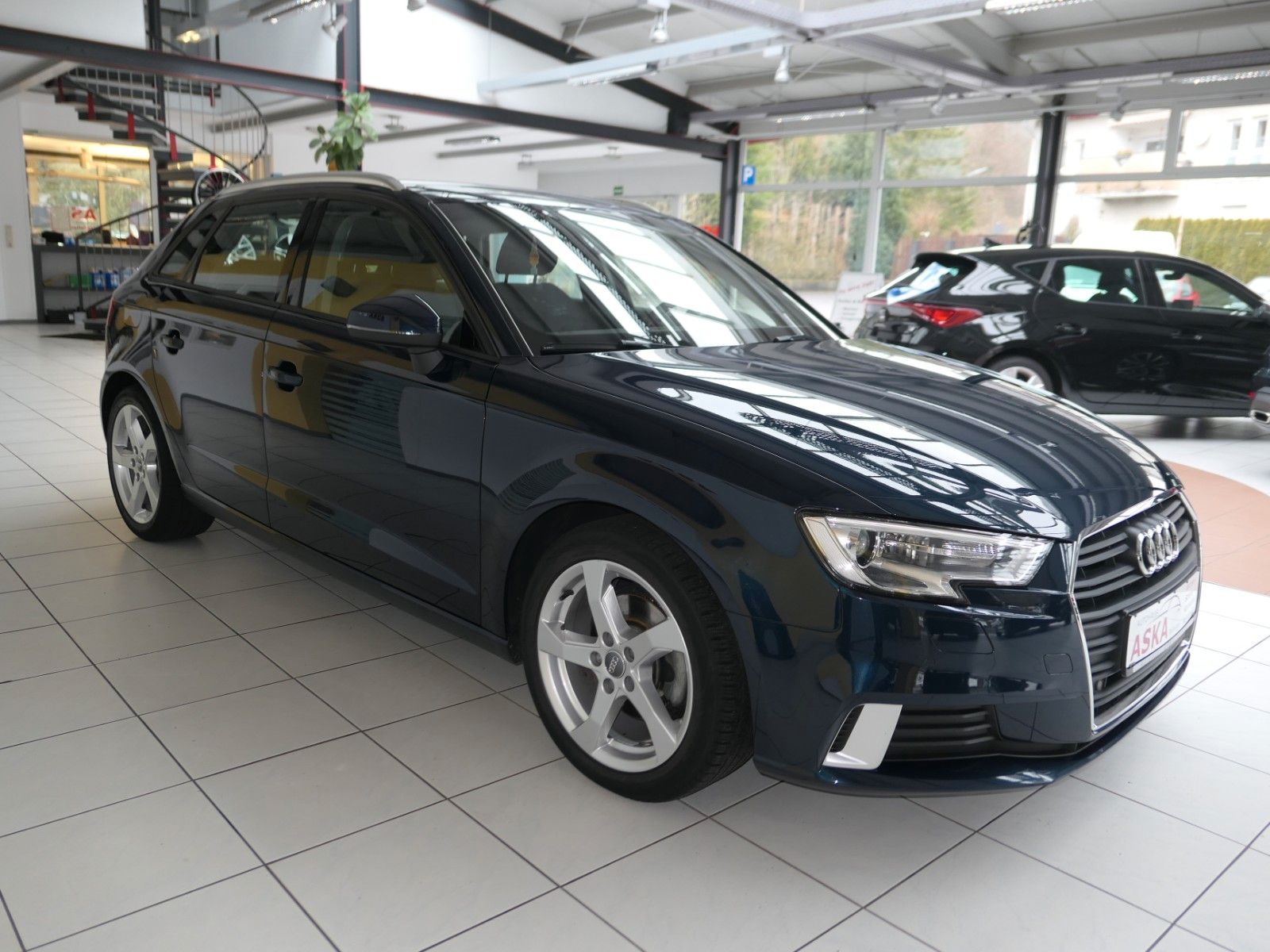 Fahrzeugabbildung Audi A3 Sportback TFSI sport*LM*PDC*NAVI*Xenon*´TOP