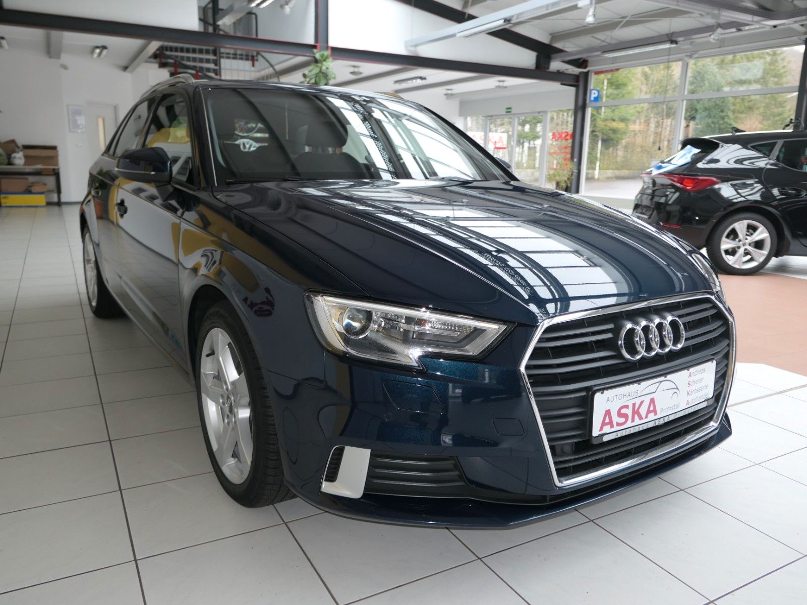 Fahrzeugabbildung Audi A3 Sportback TFSI sport*LM*PDC*NAVI*Xenon*´TOP