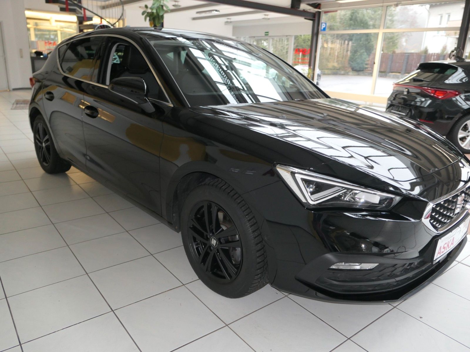 SEAT Leon Xcellence*ACC*Navi+Appcon*LED*8fach LM*top