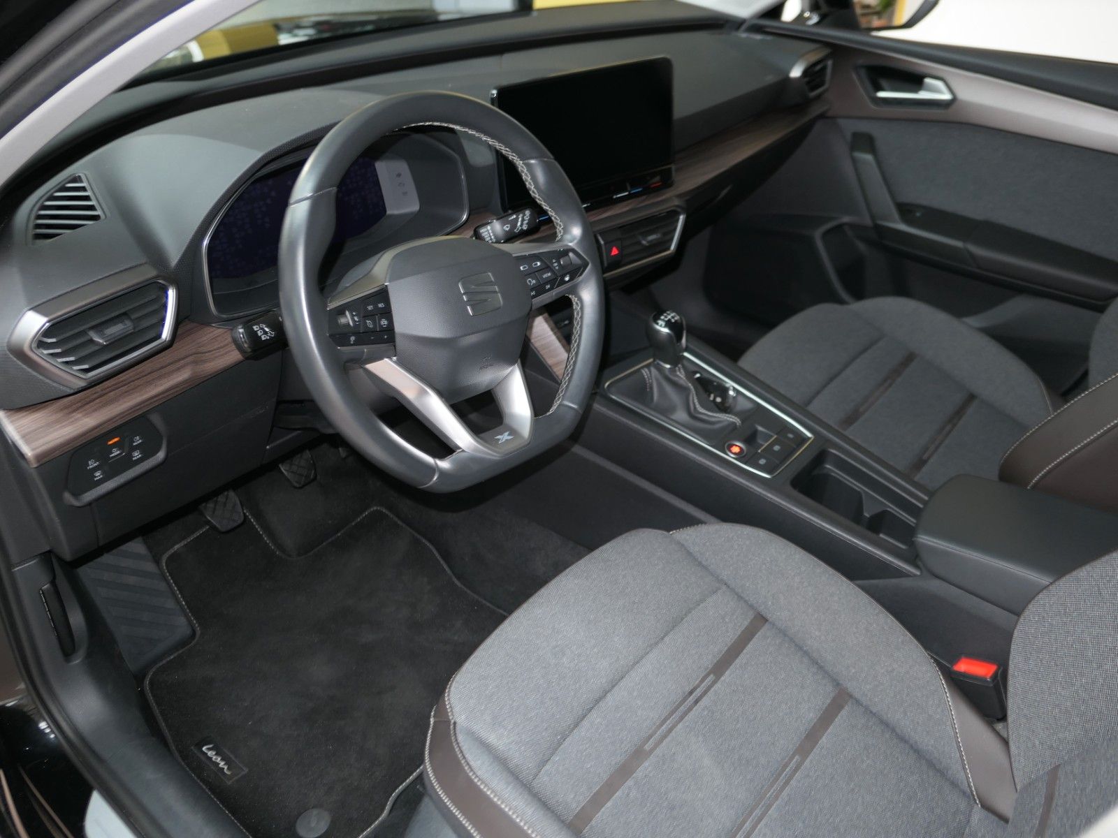 Fahrzeugabbildung SEAT Leon Xcellence*ACC*Navi+Appcon*LED*8fach LM*top