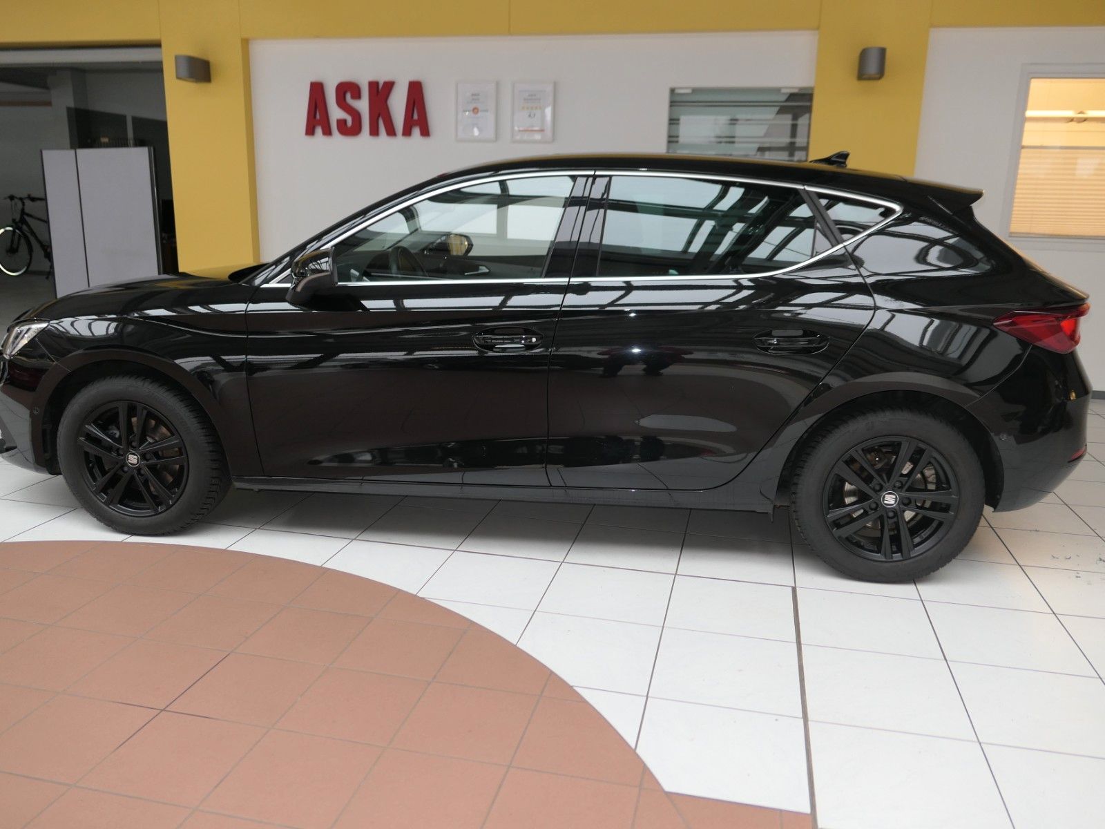 Fahrzeugabbildung SEAT Leon Xcellence*ACC*Navi+Appcon*LED*8fach LM*top