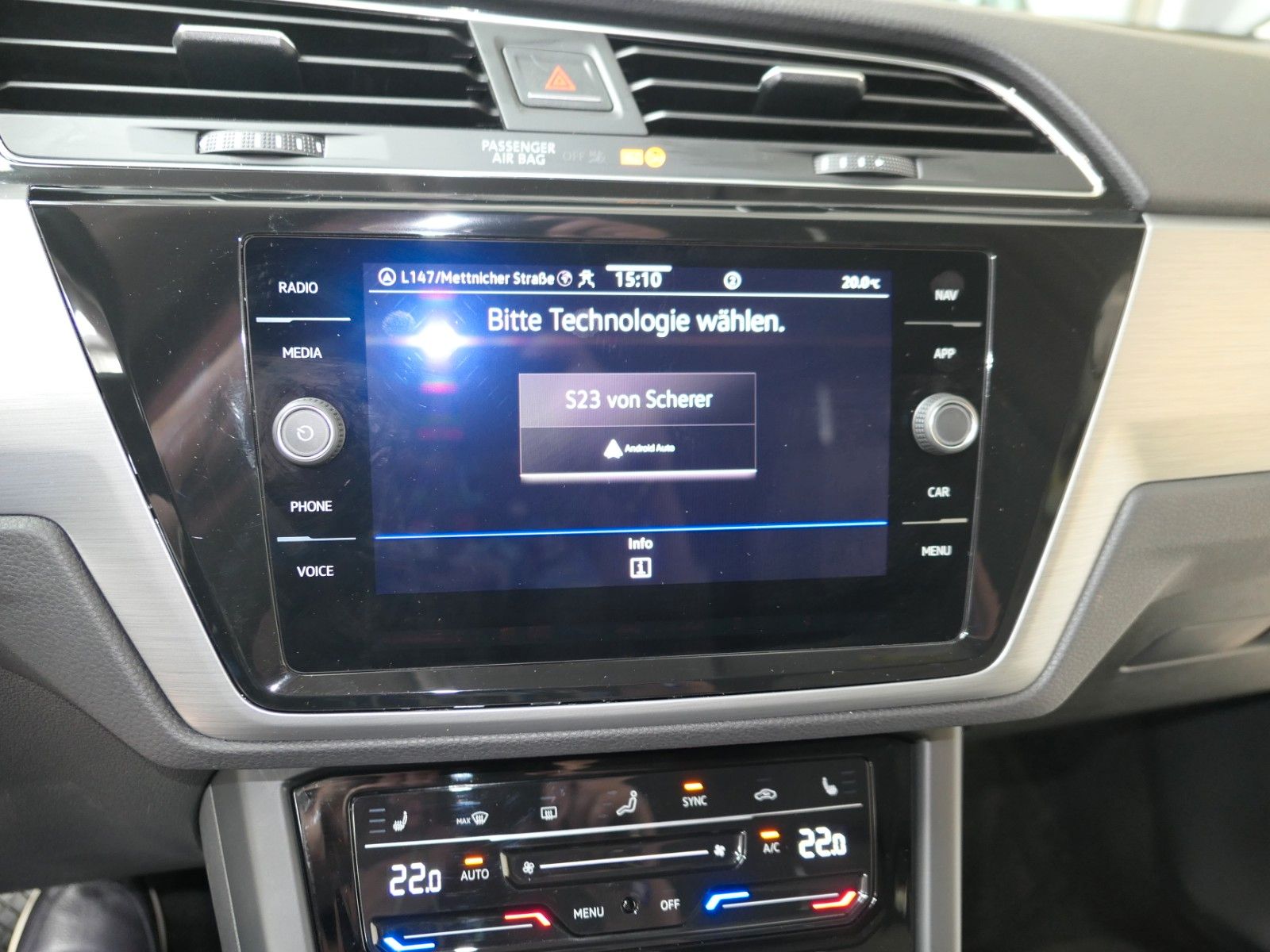 Fahrzeugabbildung Volkswagen Touran 1.5 DSG*LM*NAVI*AHK*ACC*LM*RFK*7Sitze