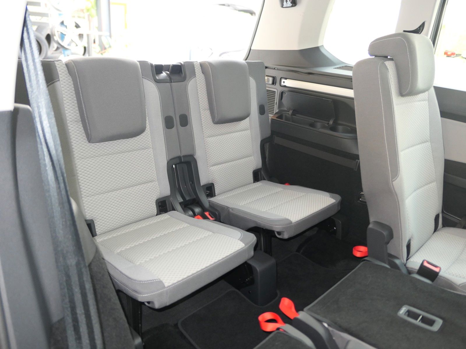 Fahrzeugabbildung Volkswagen Touran 1.5 DSG*LM*NAVI*AHK*ACC*LM*RFK*7Sitze