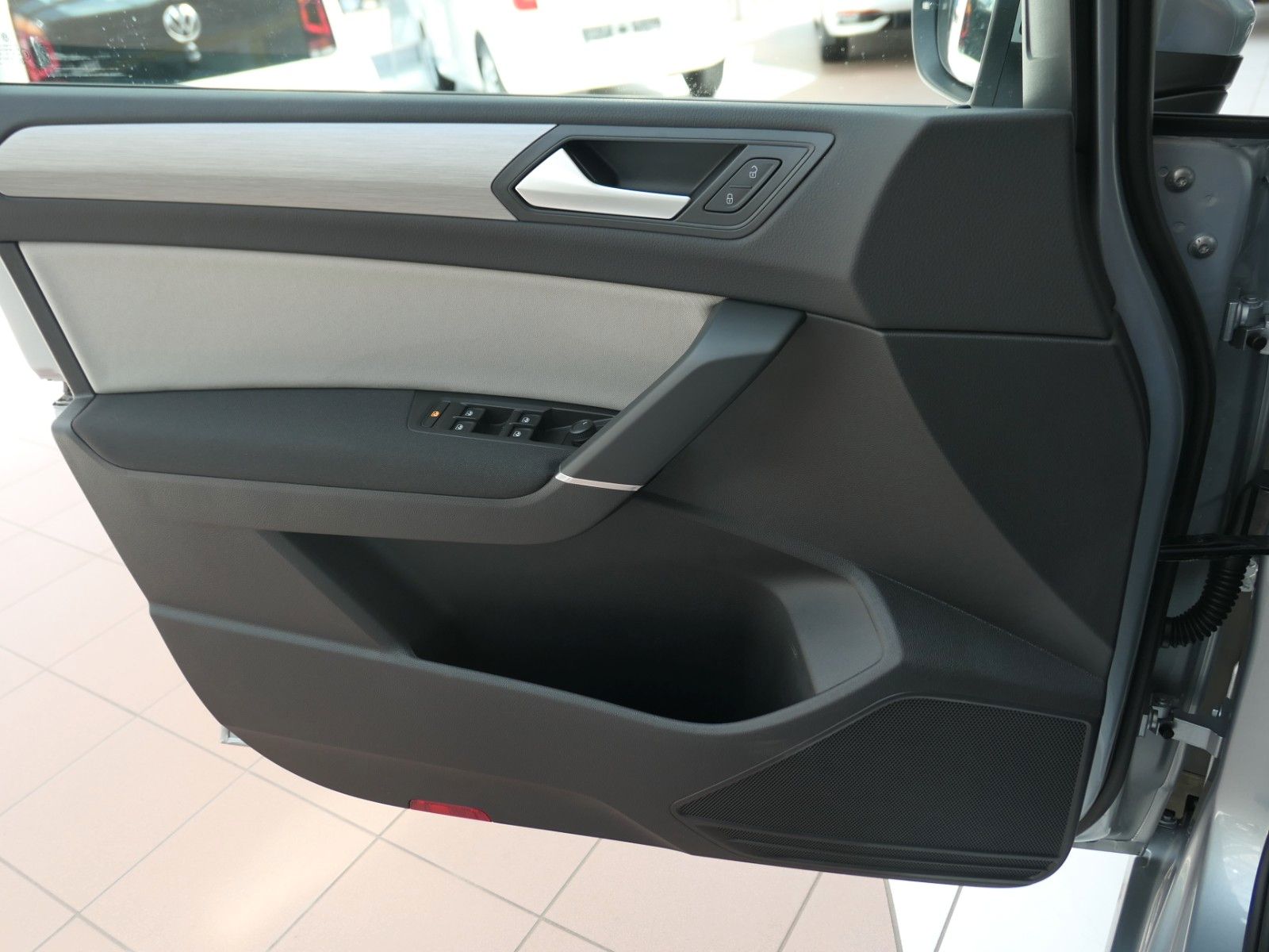 Fahrzeugabbildung Volkswagen Touran 1.5 DSG*LM*NAVI*AHK*ACC*LM*RFK*7Sitze