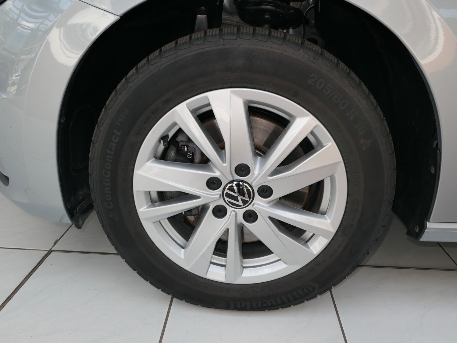 Fahrzeugabbildung Volkswagen Touran 1.5 DSG*LM*NAVI*AHK*ACC*LM*RFK*7Sitze