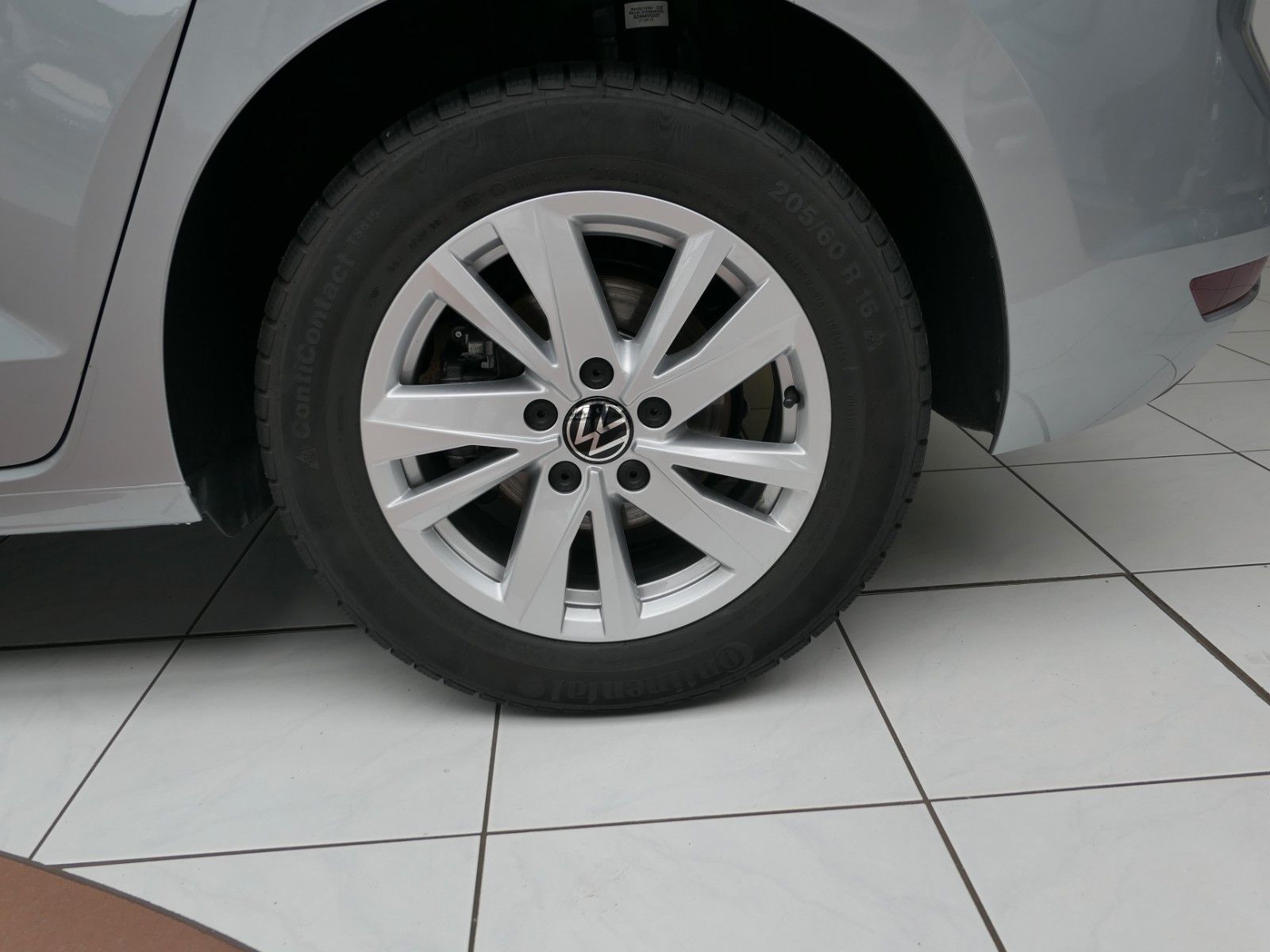 Fahrzeugabbildung Volkswagen Touran 1.5 DSG*LM*NAVI*AHK*ACC*LM*RFK*7Sitze