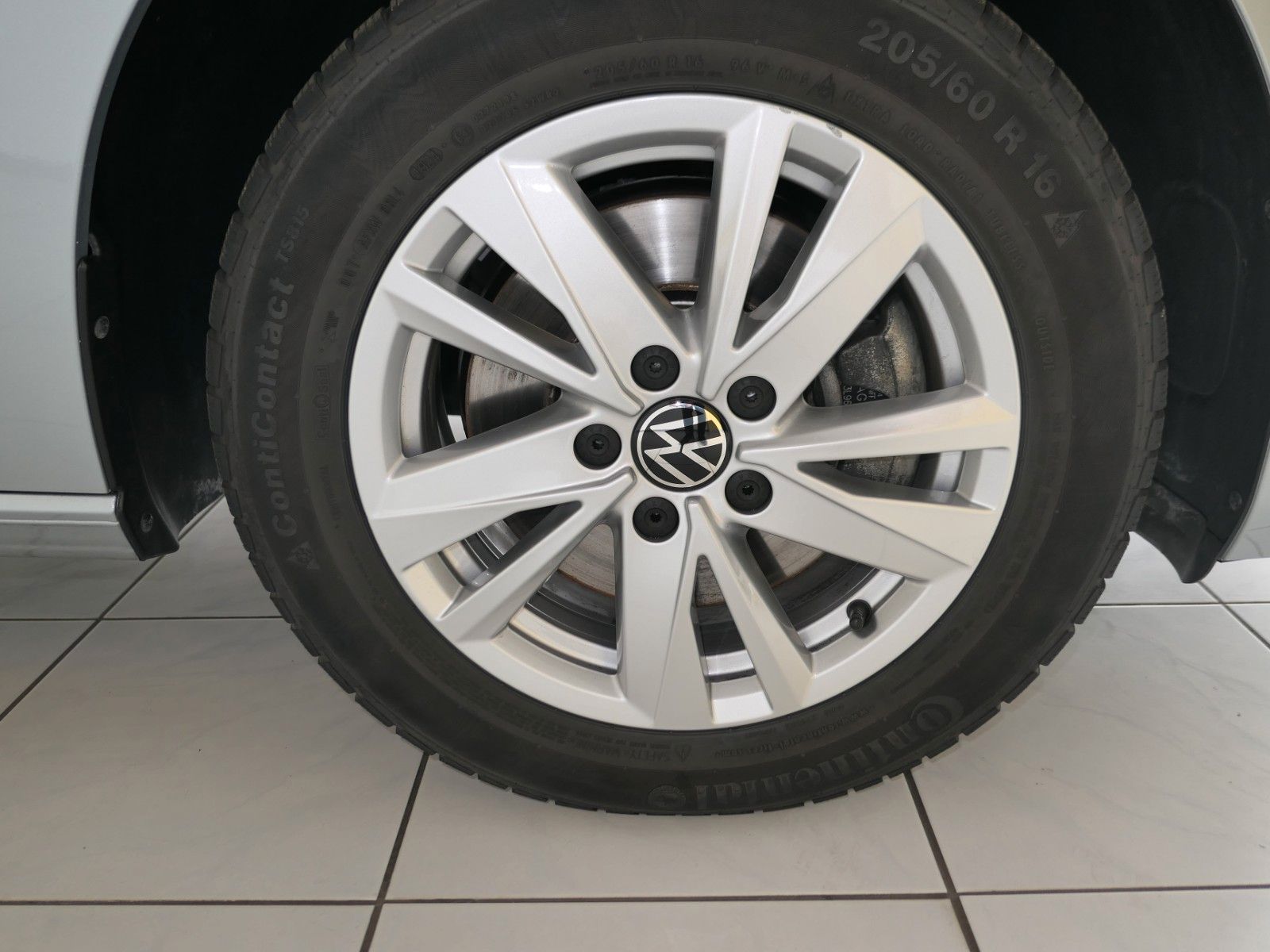 Fahrzeugabbildung Volkswagen Touran 1.5 DSG*LM*NAVI*AHK*ACC*LM*RFK*7Sitze