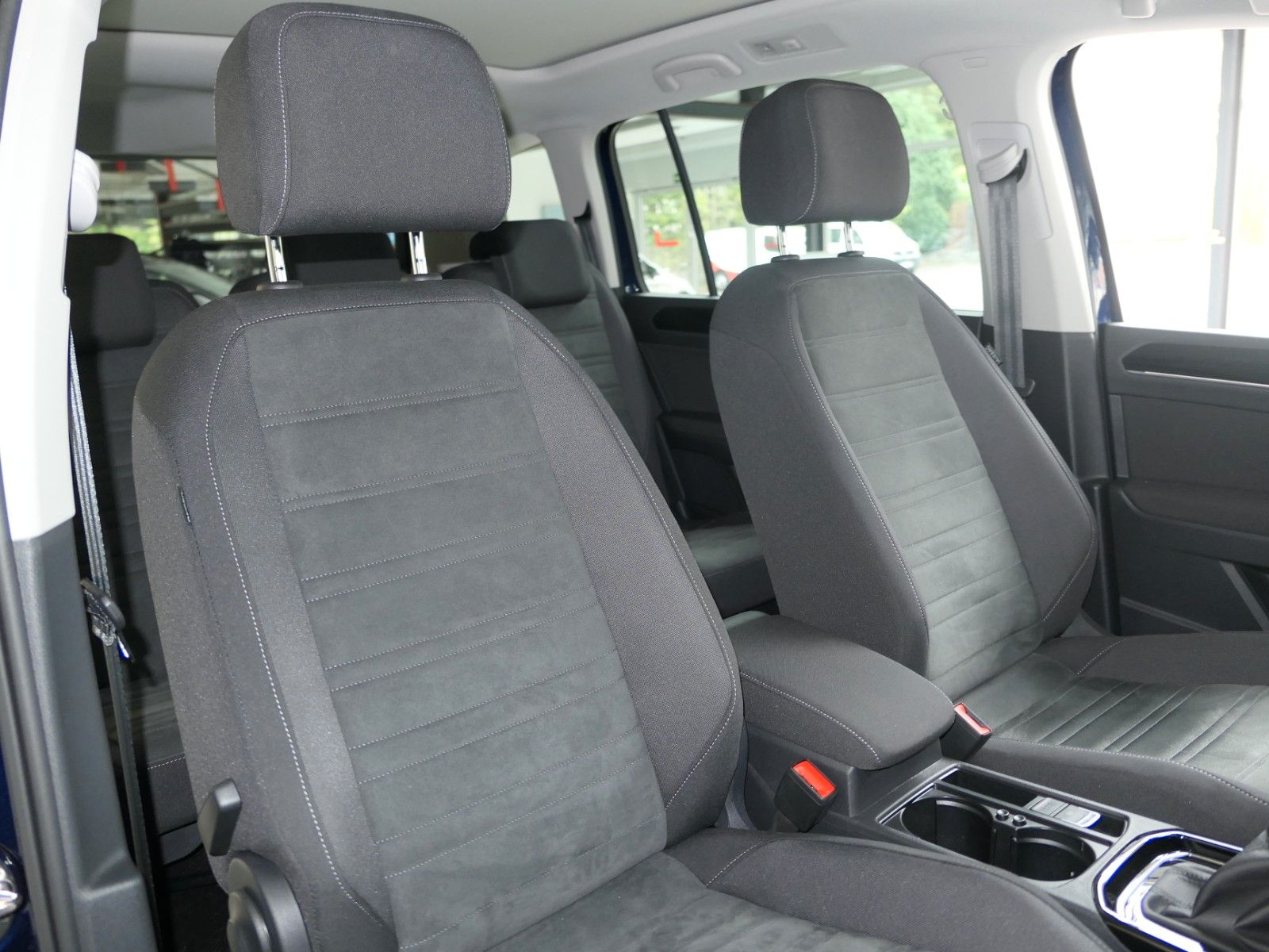 Fahrzeugabbildung Volkswagen Touran Highline 1.5 Navi*LM*ACC*LM*Panoramad