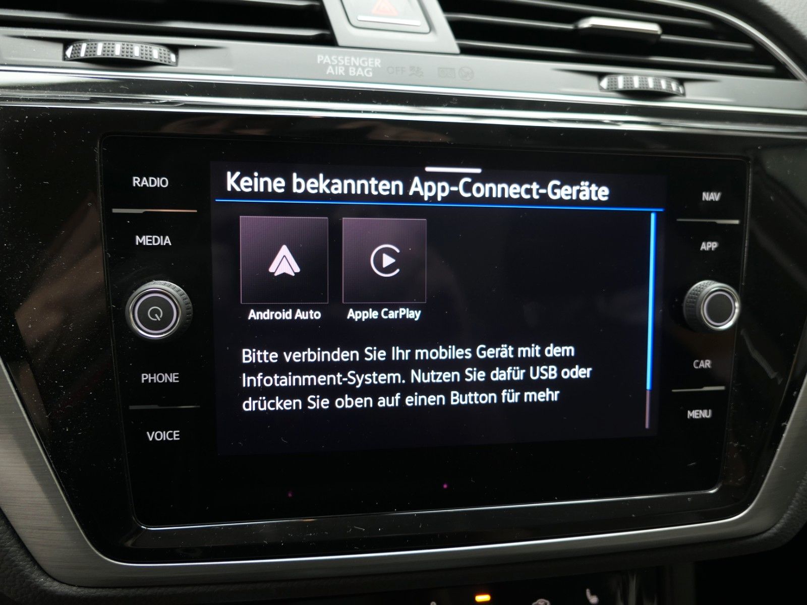 Fahrzeugabbildung Volkswagen Touran 1.5 *NAVI*PDC*ACC*LM*7Sitze*Appconnct...