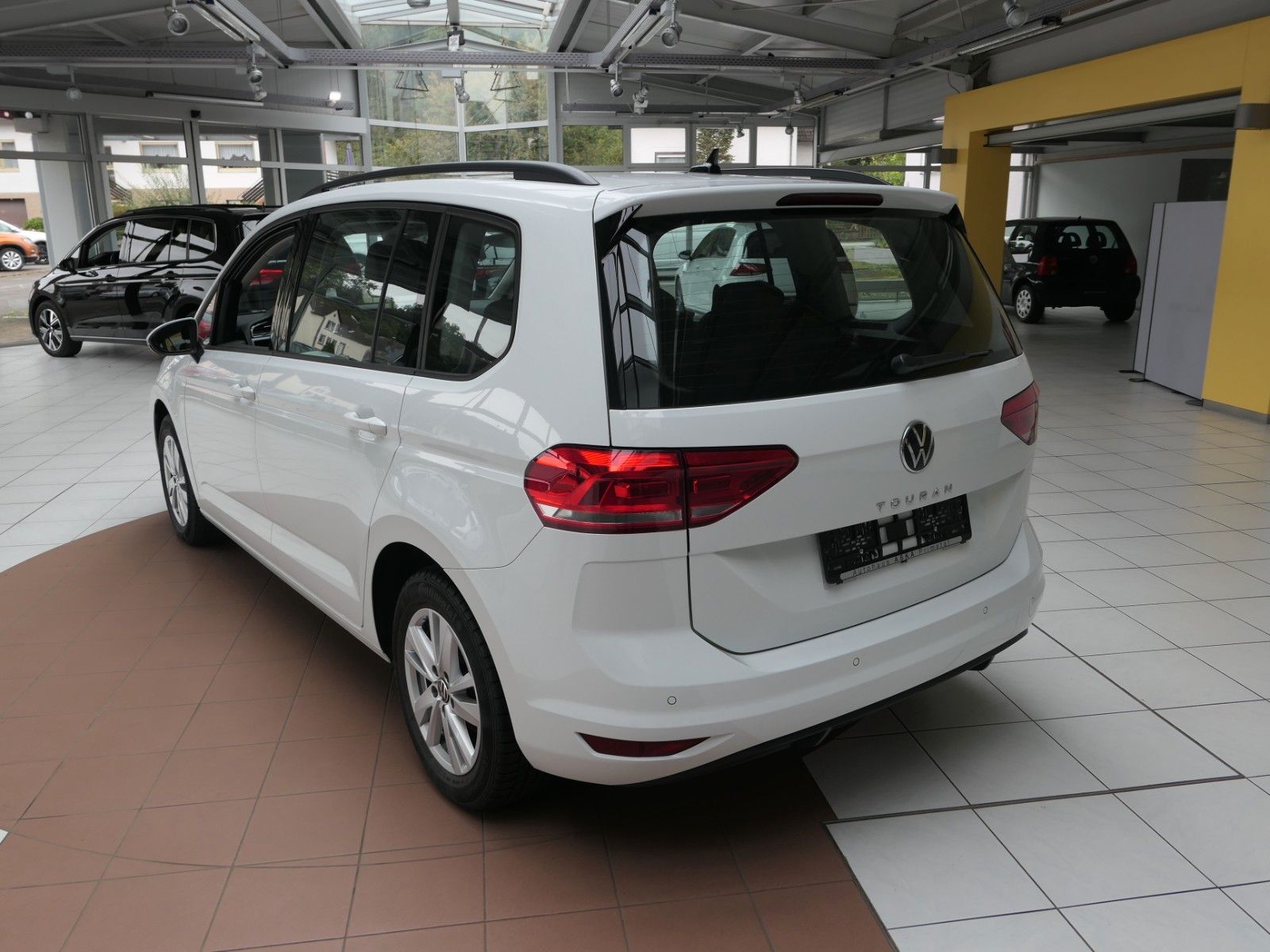 Fahrzeugabbildung Volkswagen Touran 1.5 *NAVI*PDC*ACC*LM*7Sitze*Appconnct...
