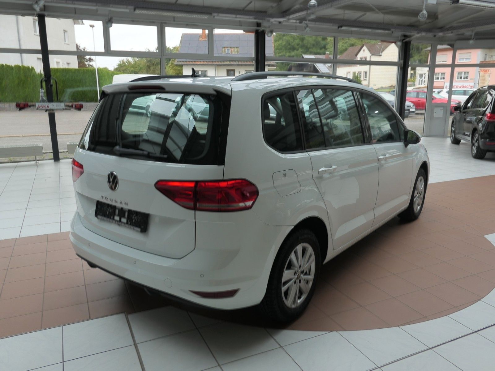 Fahrzeugabbildung Volkswagen Touran 1.5 *NAVI*PDC*ACC*LM*7Sitze*Appconnct...