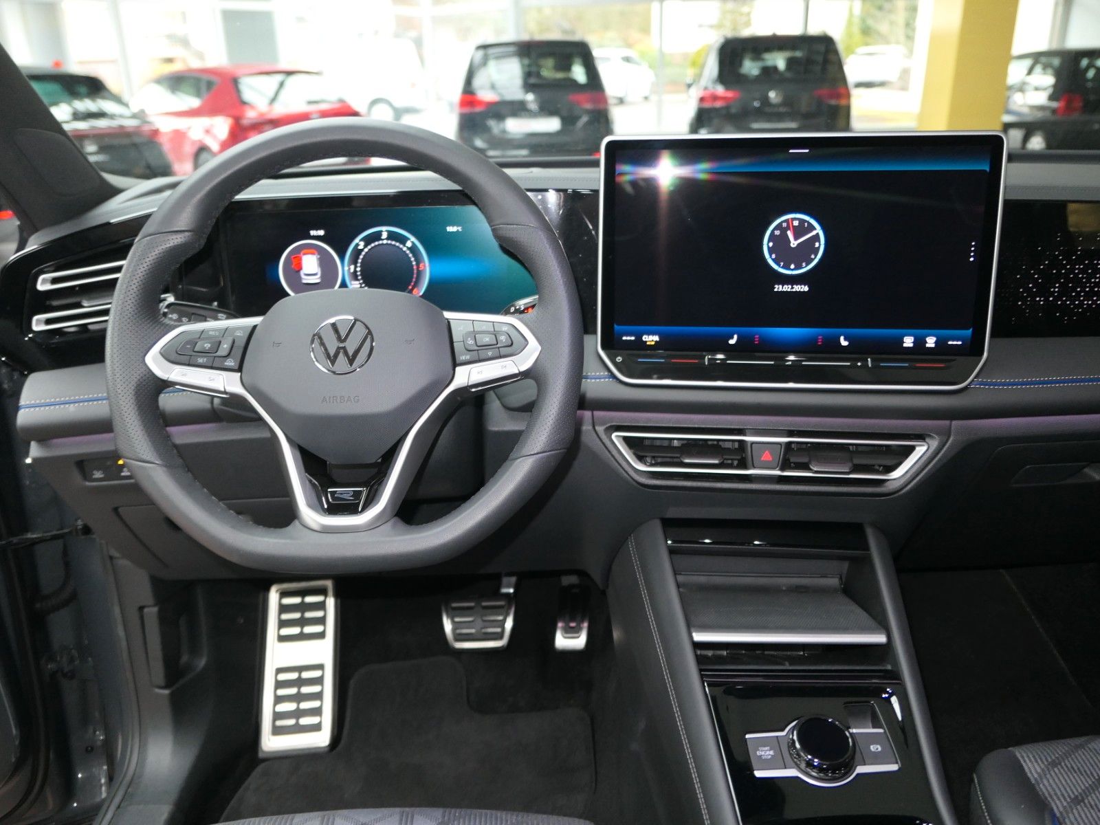 Fahrzeugabbildung Volkswagen Tiguan TDI R-Line*DSG*NAVI*AHK*Mass-sitz*Matrix