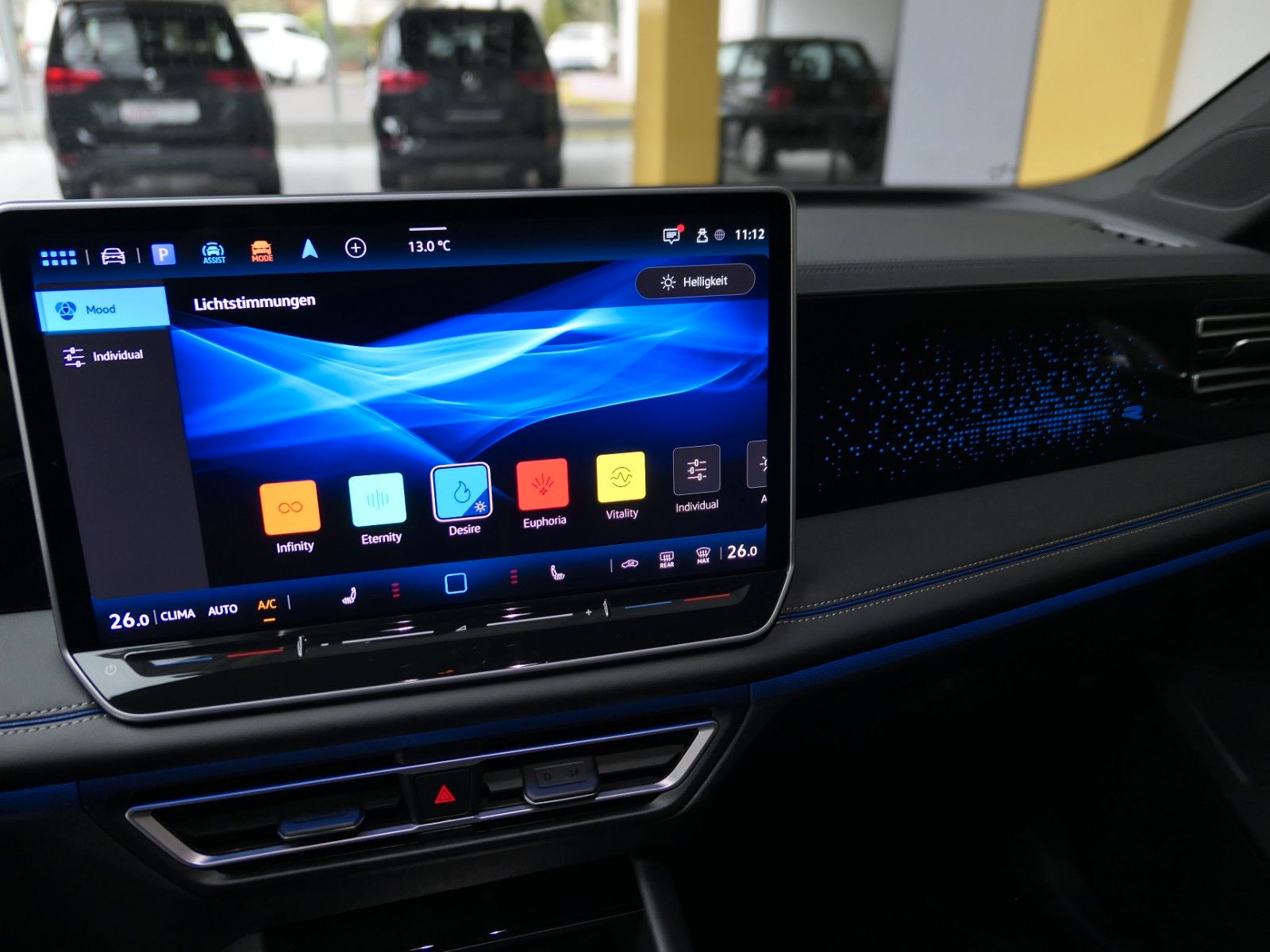 Fahrzeugabbildung Volkswagen Tiguan TDI R-Line*DSG*NAVI*AHK*Mass-sitz*Matrix