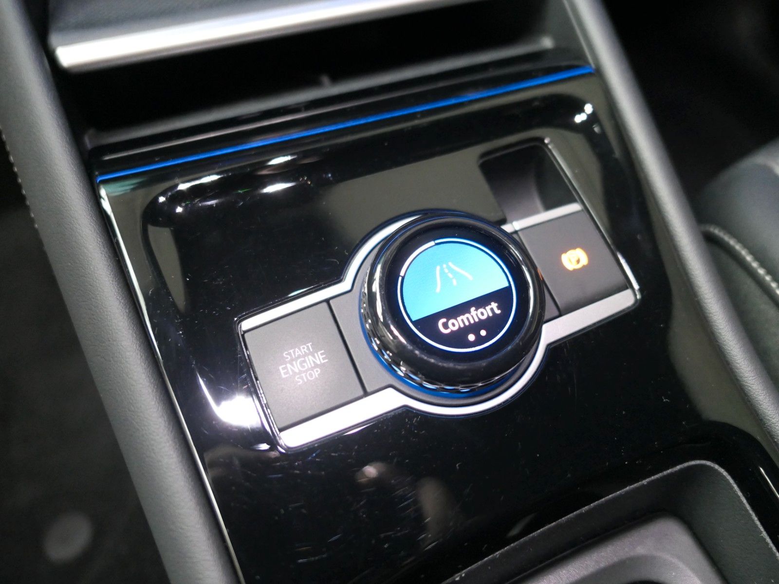 Fahrzeugabbildung Volkswagen Tiguan TDI R-Line*DSG*NAVI*AHK*Mass-sitz*Matrix