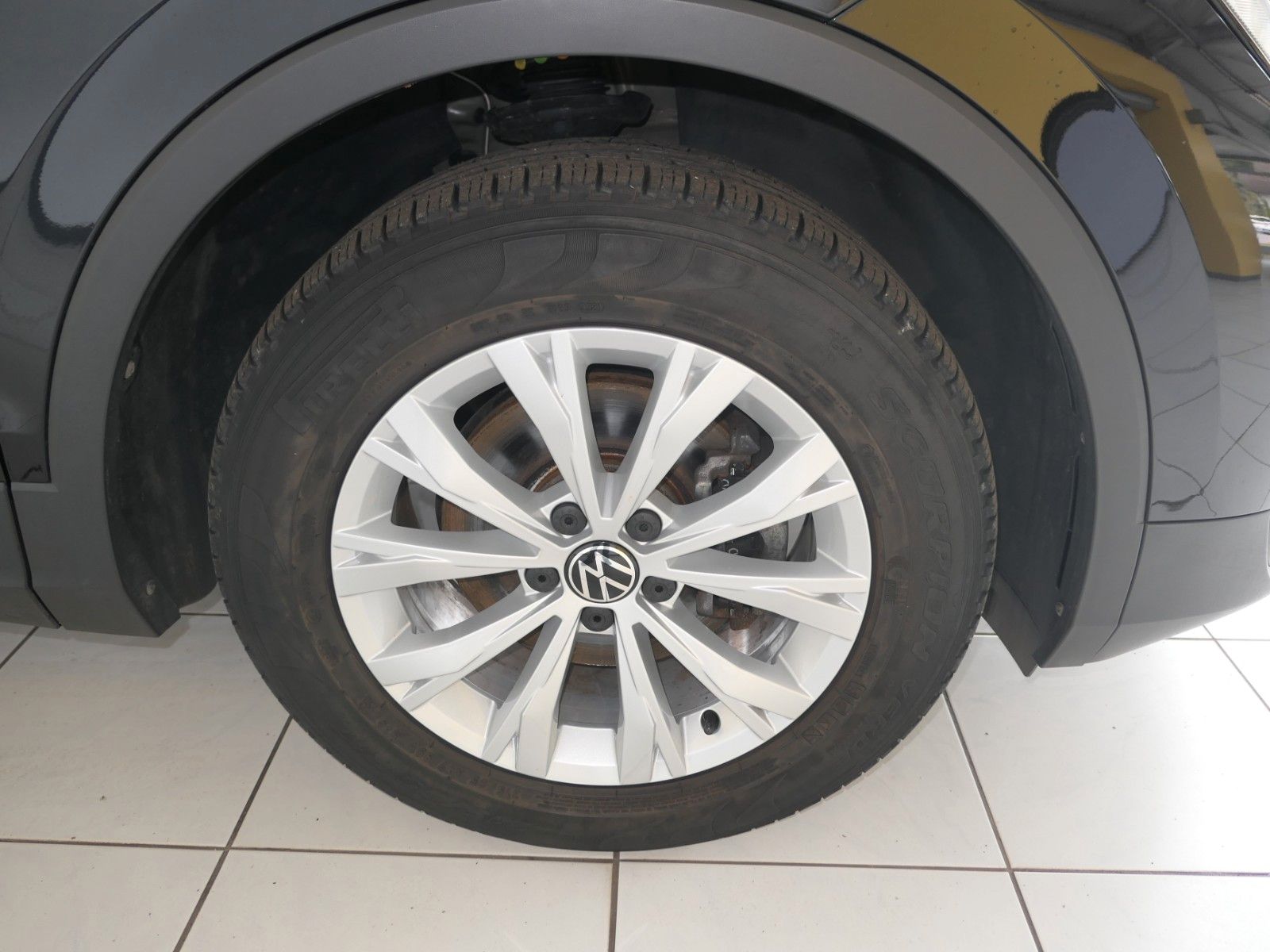 Fahrzeugabbildung Volkswagen Tiguan 2.0 TDI DSG*NAVI*LM*LED*unfallfrei