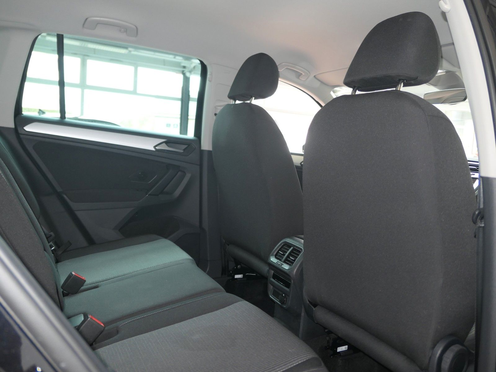 Fahrzeugabbildung Volkswagen Tiguan 2.0 TDI DSG*NAVI*LM*LED*unfallfrei