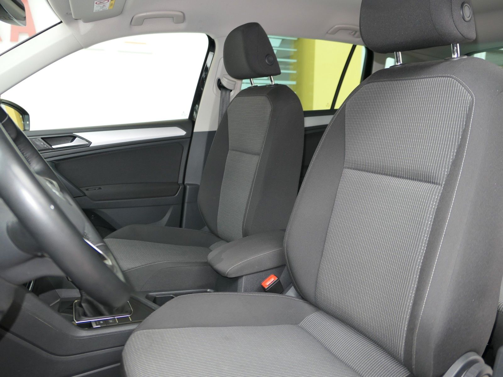 Fahrzeugabbildung Volkswagen Tiguan 2.0 TDI DSG*NAVI*LM*LED*unfallfrei