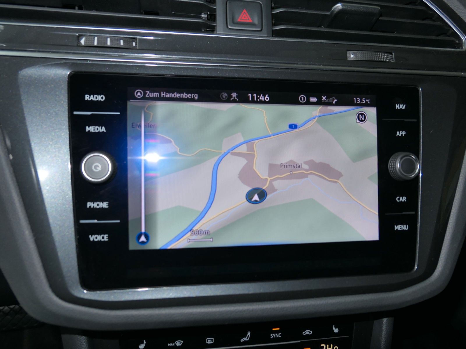 Fahrzeugabbildung Volkswagen Tiguan 2.0 TDI DSG*NAVI*LM*LED*unfallfrei