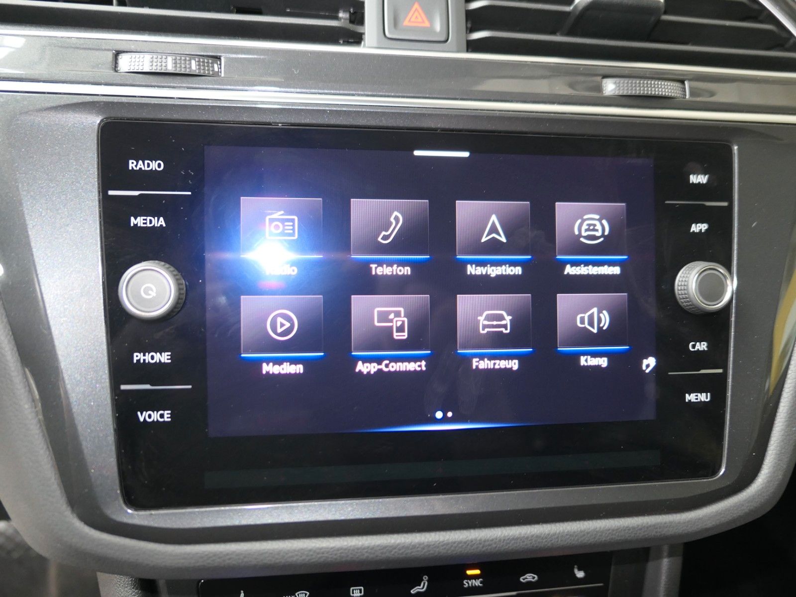 Fahrzeugabbildung Volkswagen Tiguan 2.0 TDI DSG*NAVI*LM*LED*unfallfrei