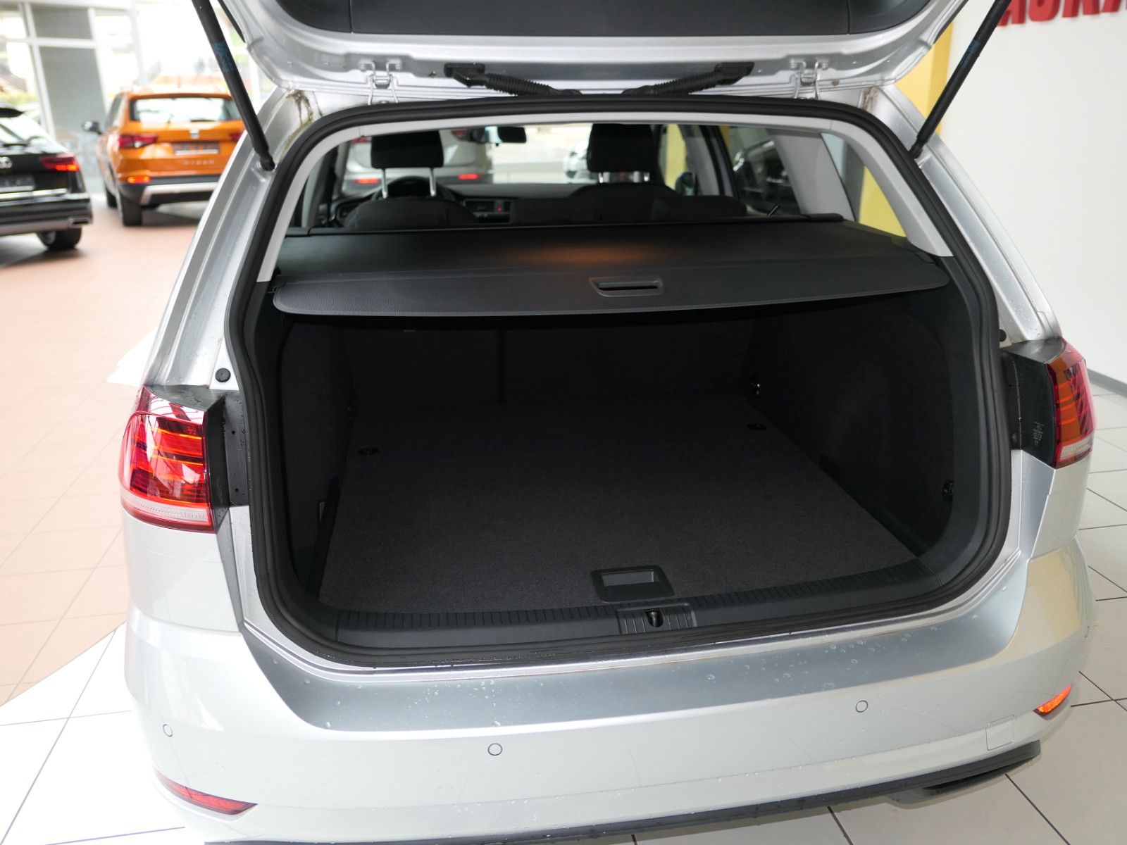 Fahrzeugabbildung Volkswagen Golf VII Variant TSI BMT *NAVI*GRA*Bluetooth