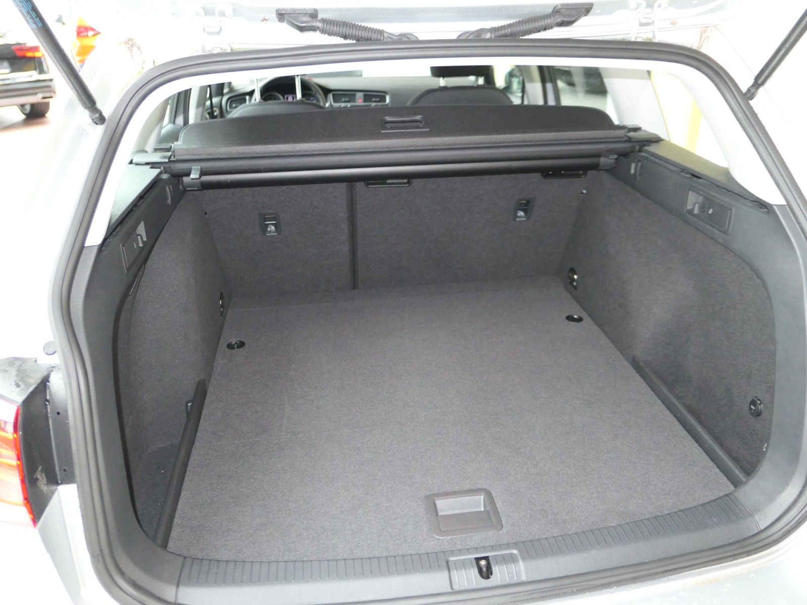 Fahrzeugabbildung Volkswagen Golf VII Variant TSI BMT *NAVI*GRA*Bluetooth