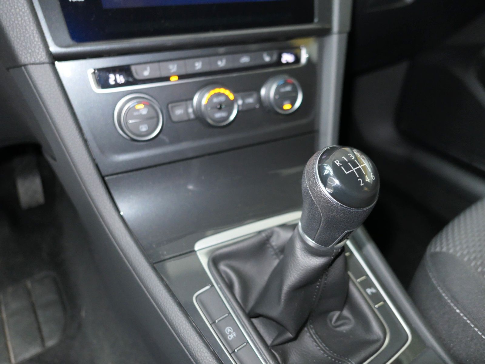 Fahrzeugabbildung Volkswagen Golf VII Variant TSI BMT *NAVI*GRA*Bluetooth