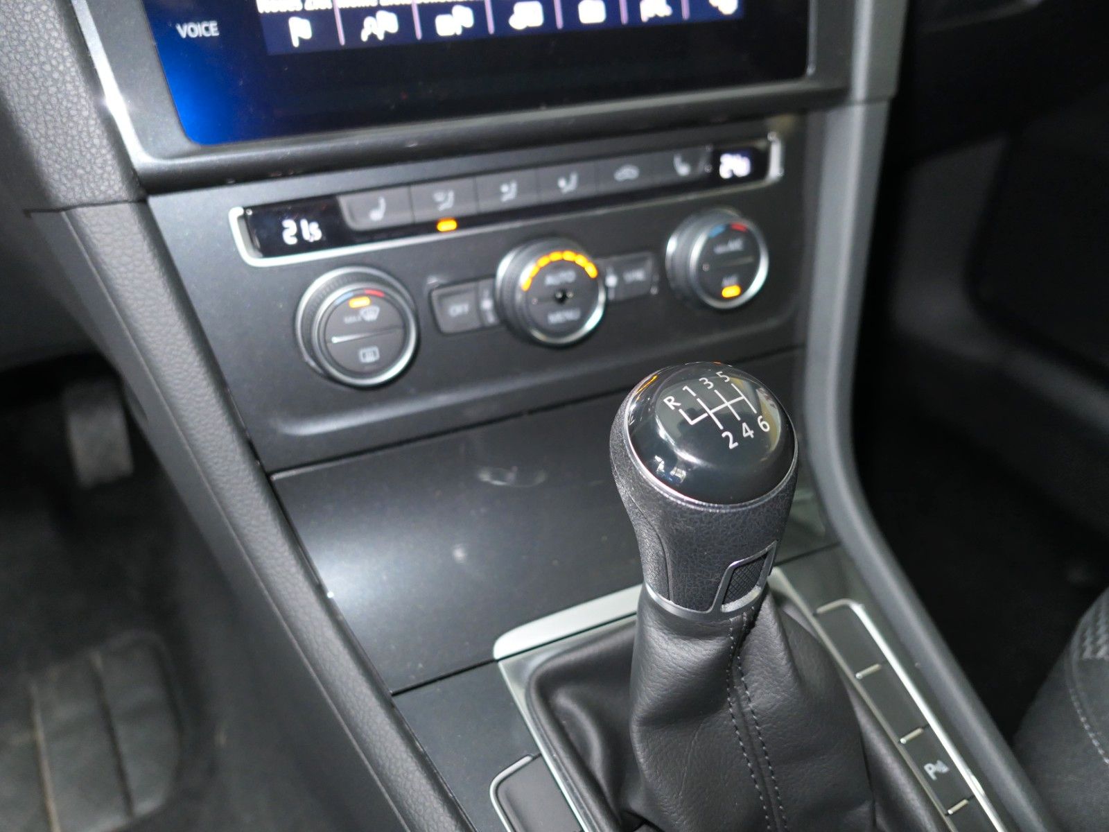 Fahrzeugabbildung Volkswagen Golf VII Variant TSI BMT *NAVI*GRA*Bluetooth