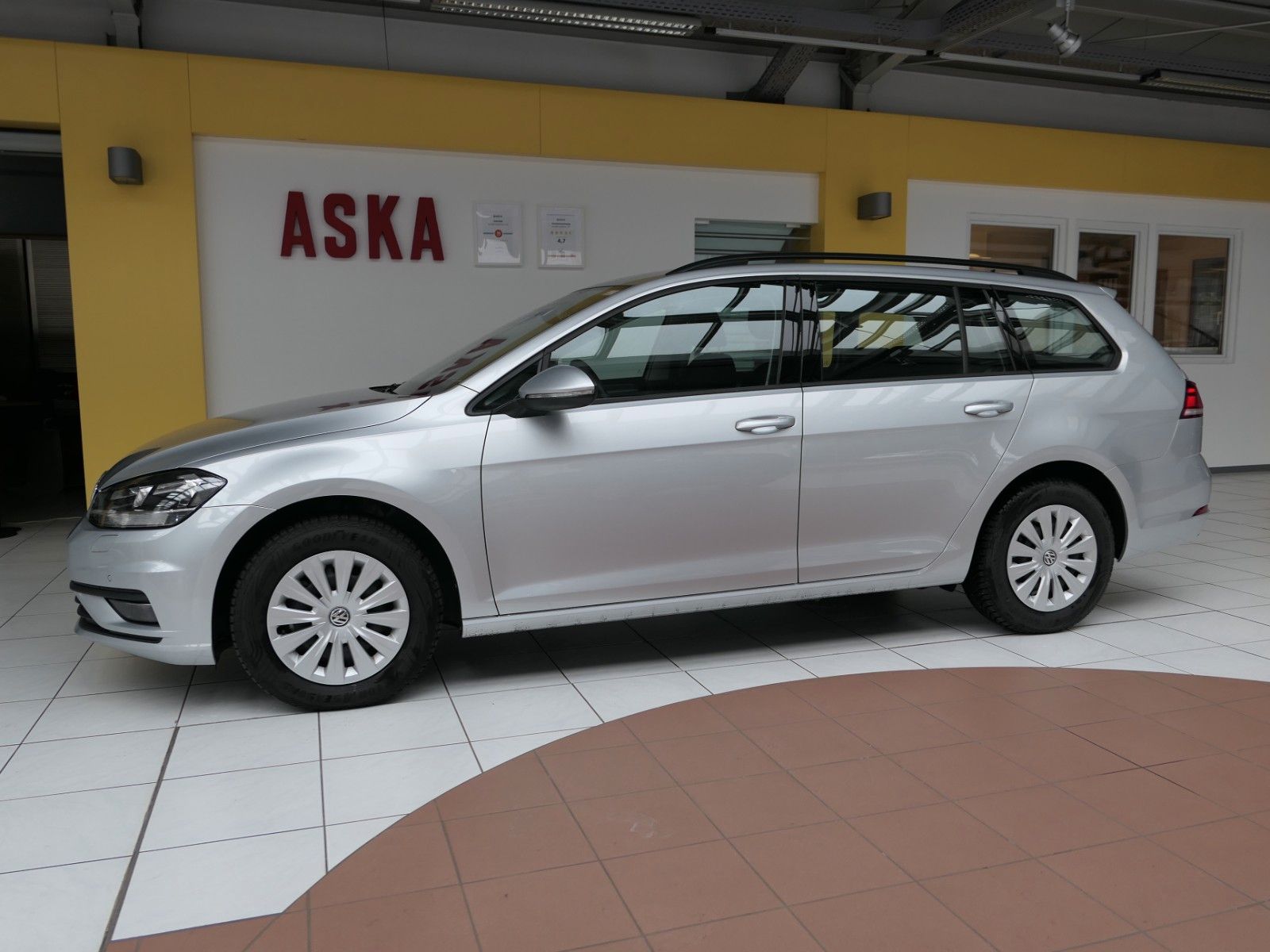 Fahrzeugabbildung Volkswagen Golf VII Variant TSI BMT *NAVI*GRA*Bluetooth