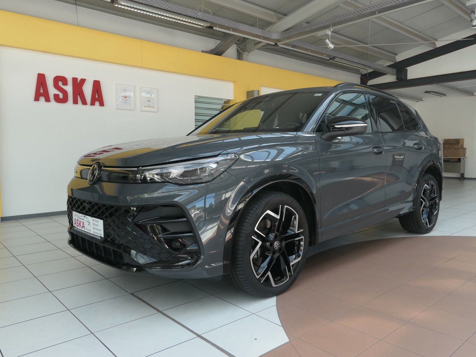 Volkswagen Tiguan TDI R-Line*DSG*NAVI*AHK*Mass-sitz*Matrix