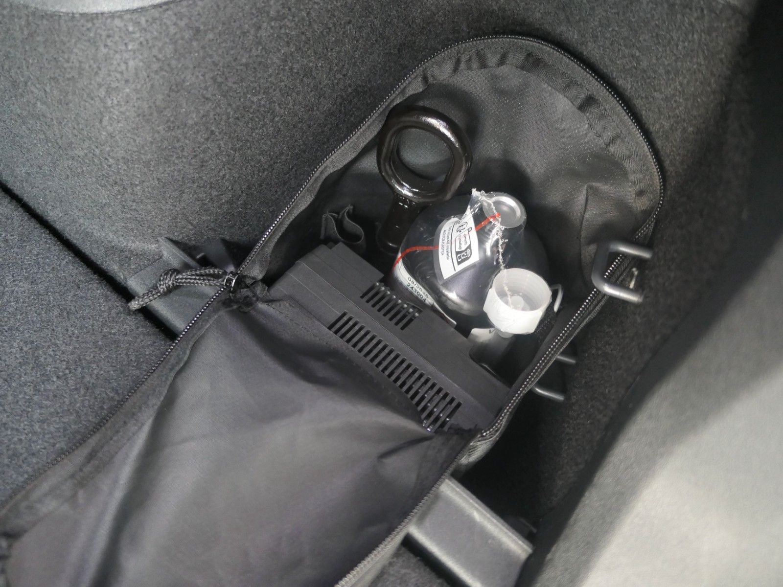 Fahrzeugabbildung Volkswagen Tiguan TDI R-Line*DSG*NAVI*AHK*Mass-sitz*Matrix