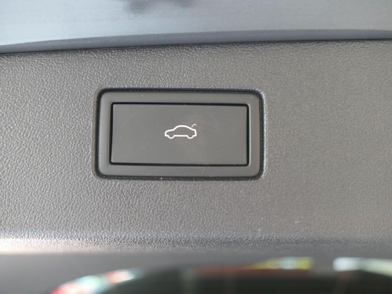 Fahrzeugabbildung Volkswagen Tiguan TDI R-Line*DSG*NAVI*AHK*Mass-sitz*Matrix