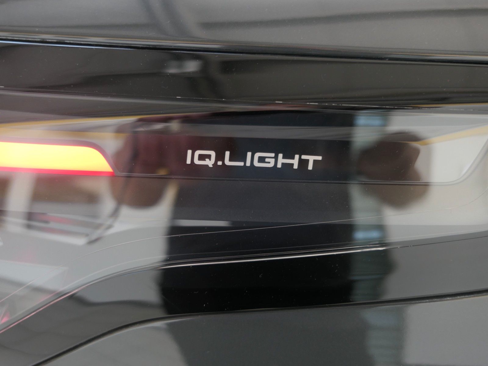 Fahrzeugabbildung Volkswagen Tiguan TDI R-Line*DSG*NAVI*AHK*Mass-sitz*Matrix