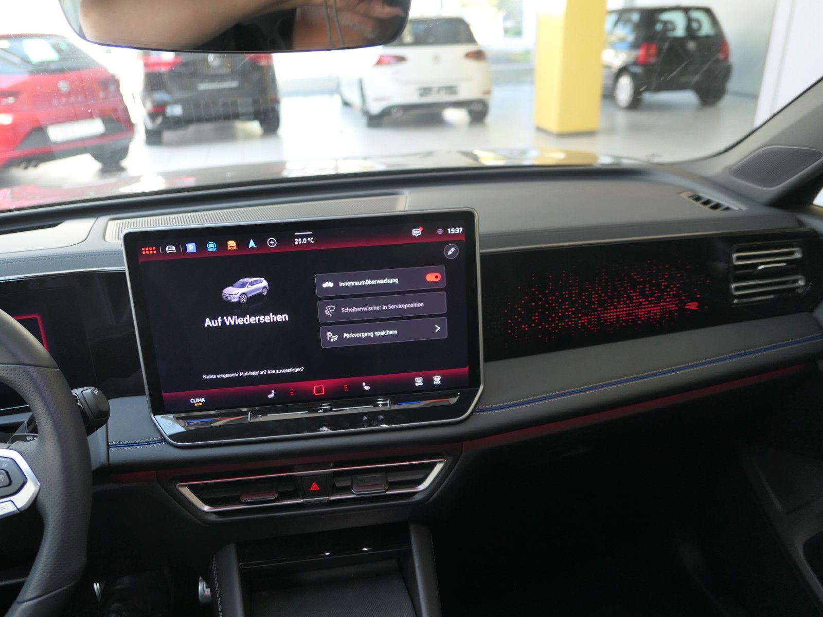 Fahrzeugabbildung Volkswagen Tiguan TDI R-Line*DSG*NAVI*AHK*Mass-sitz*Matrix