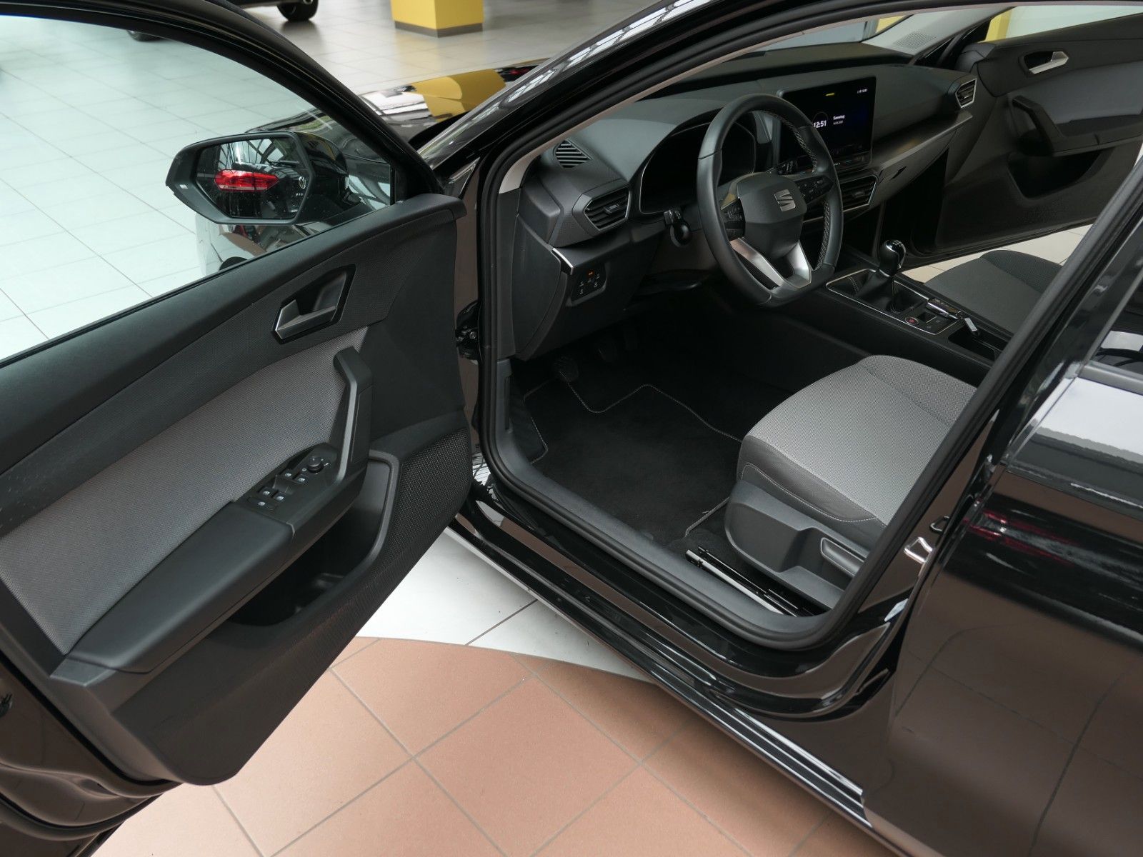 Fahrzeugabbildung SEAT Leon 1.5 TSI Style 6-Gang*LM*AppConn*