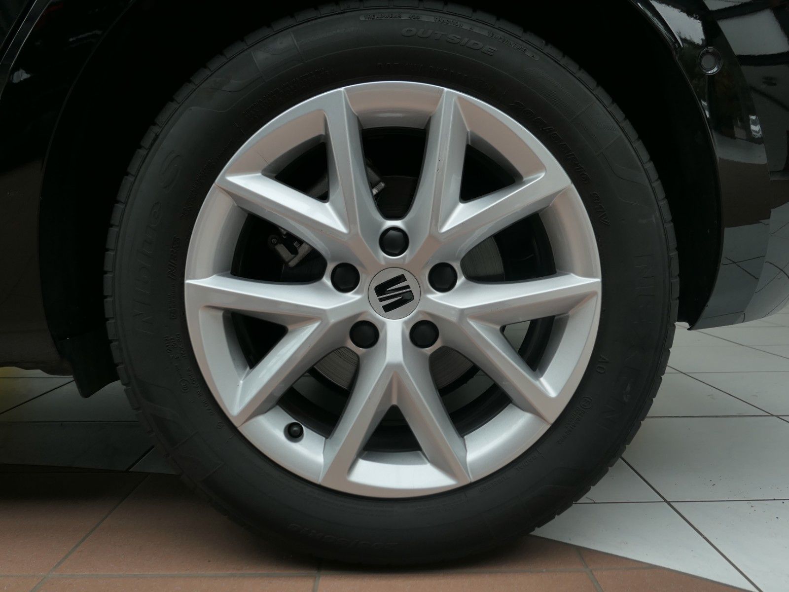 Fahrzeugabbildung SEAT Leon 1.5 TSI Style 6-Gang*LM*AppConn*