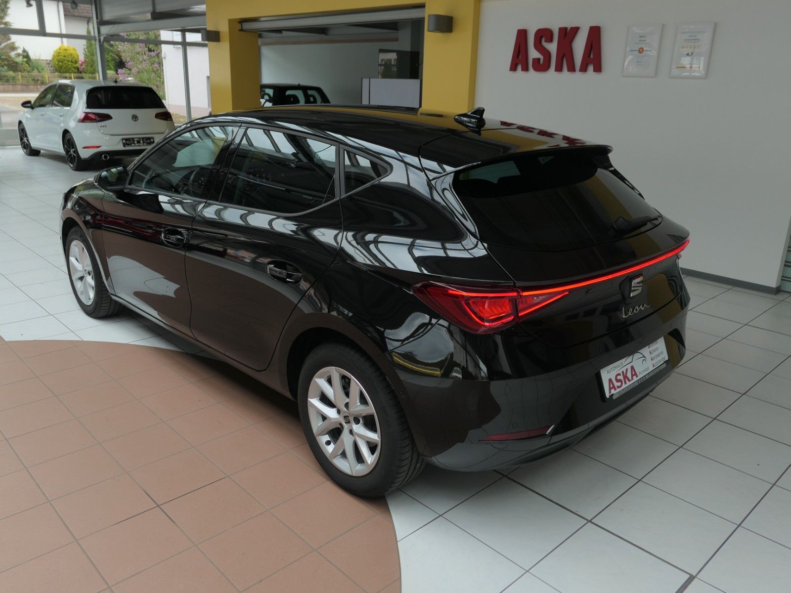 Fahrzeugabbildung SEAT Leon 1.5 TSI Style 6-Gang*LM*AppConn*