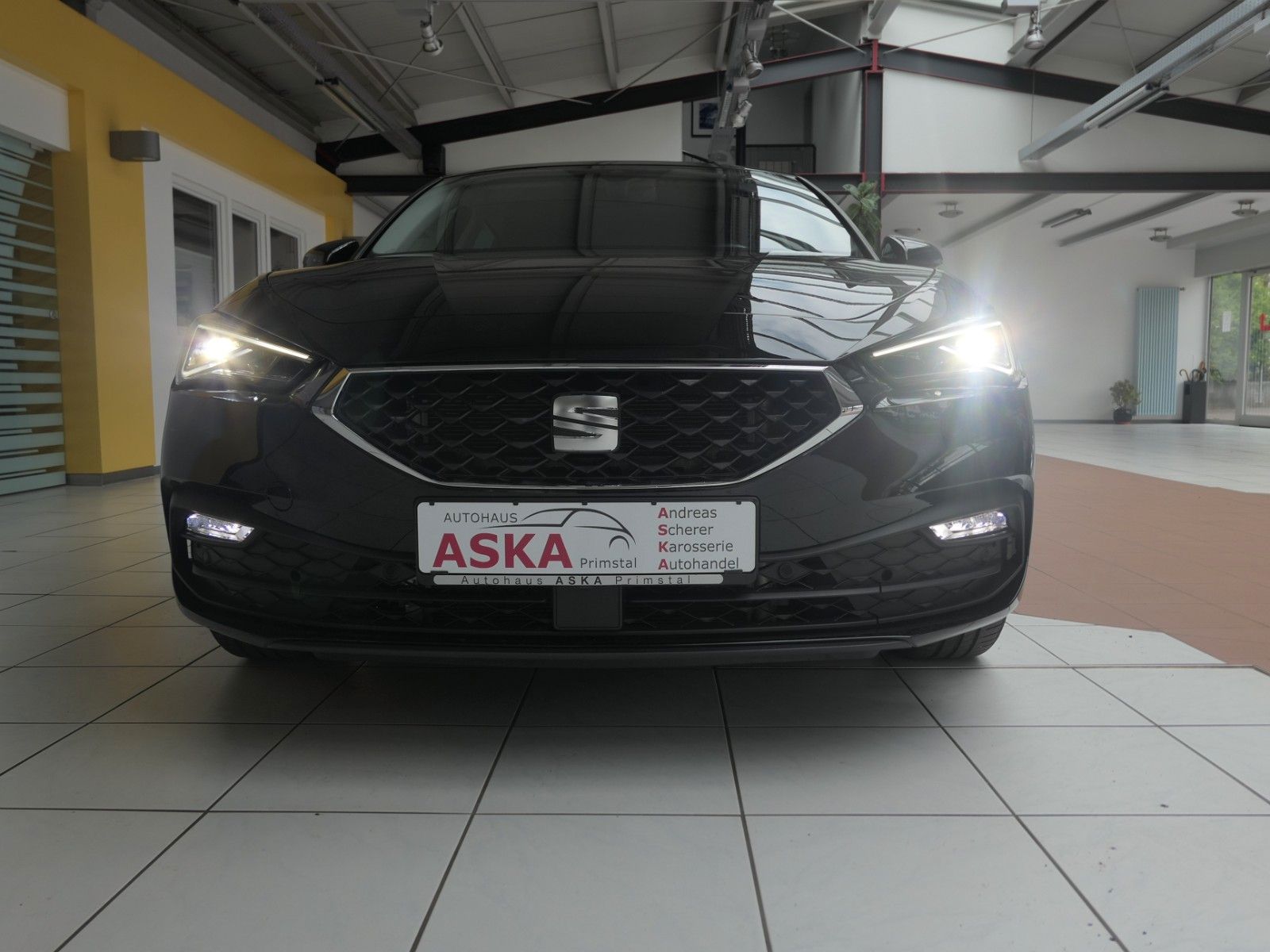 Fahrzeugabbildung SEAT Leon 1.5 TSI Style 6-Gang*LM*AppConn*