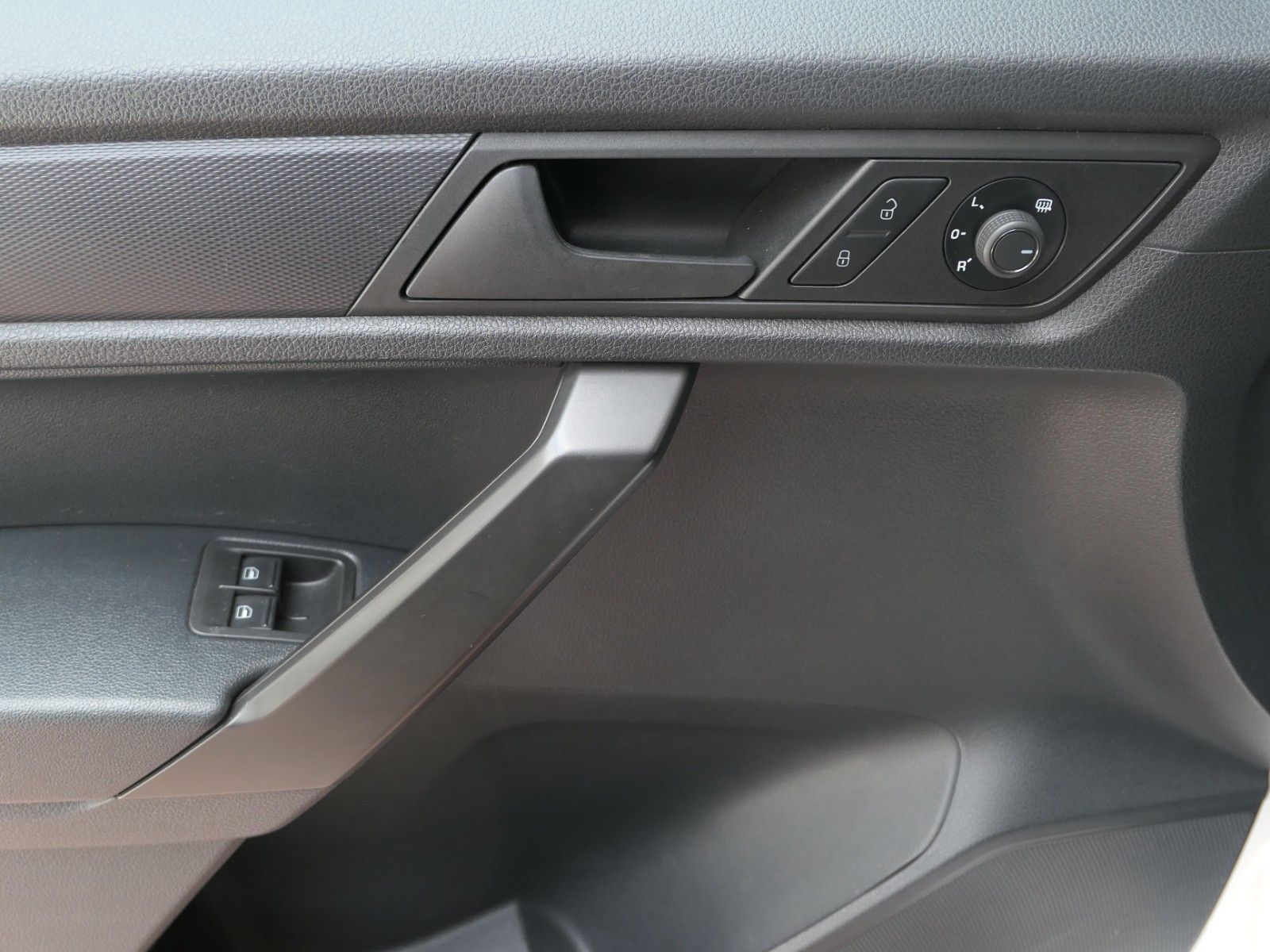 Fahrzeugabbildung Volkswagen Caddy Maxi Kasten*RFK*AppConnect*guter Zustand