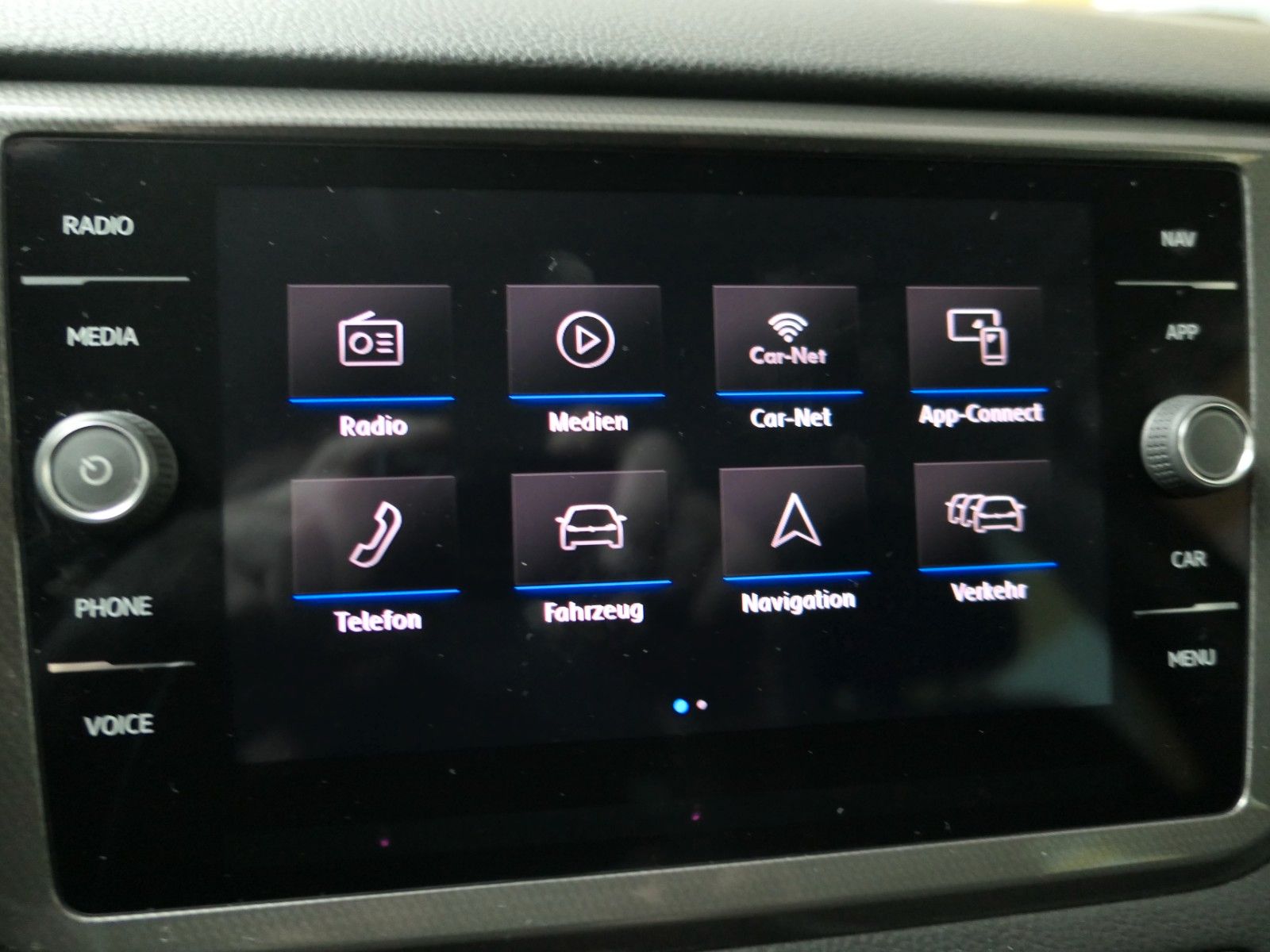 Fahrzeugabbildung Volkswagen Golf 7 Sportsvan  LM*DSG*NAVI+AppConnect*