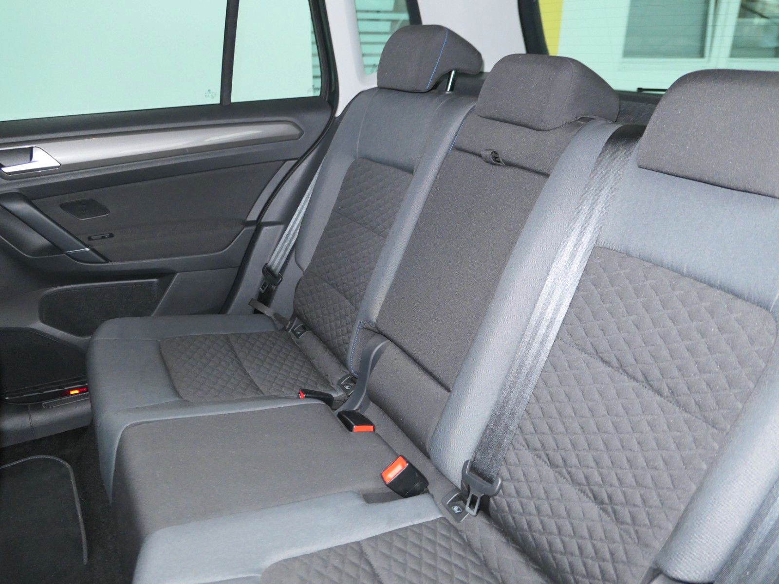 Fahrzeugabbildung Volkswagen Golf 7 Sportsvan  LM*DSG*NAVI+AppConnect*