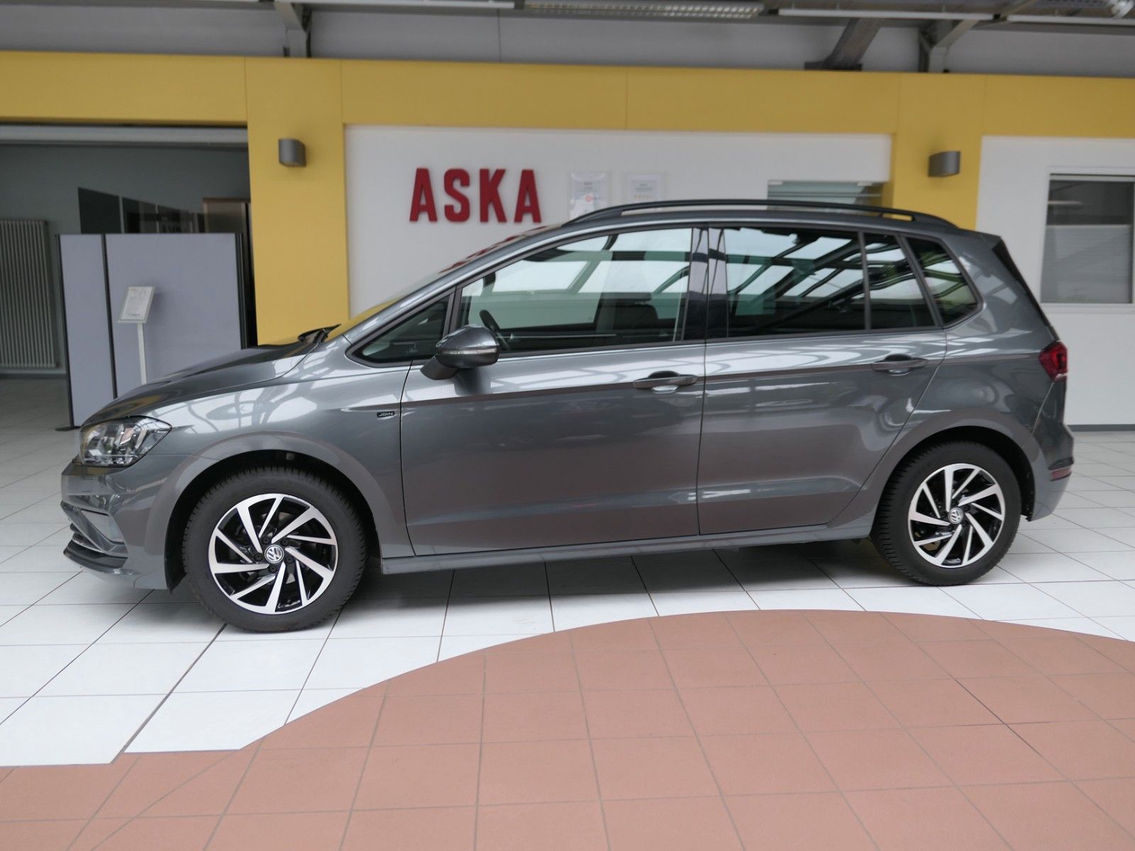 Fahrzeugabbildung Volkswagen Golf 7 Sportsvan  LM*DSG*NAVI+AppConnect*