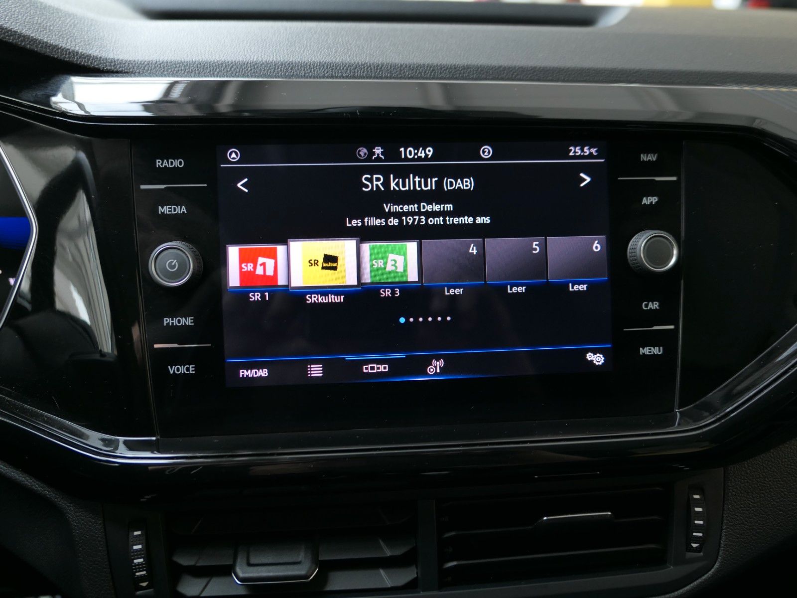 Fahrzeugabbildung Volkswagen T-Cross Style*App.Con*Desing-Paket schwarz*LM18"