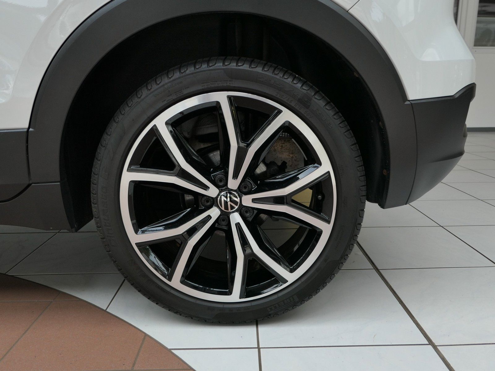 Fahrzeugabbildung Volkswagen T-Cross Style*App.Con*Desing-Paket schwarz*LM18"
