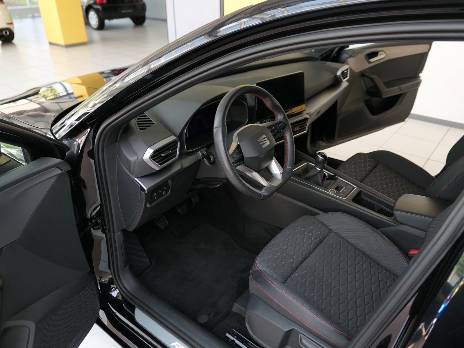 Fahrzeugabbildung SEAT Leon FR Teilleder*Alarm*Navi+Full-Link*LM18"
