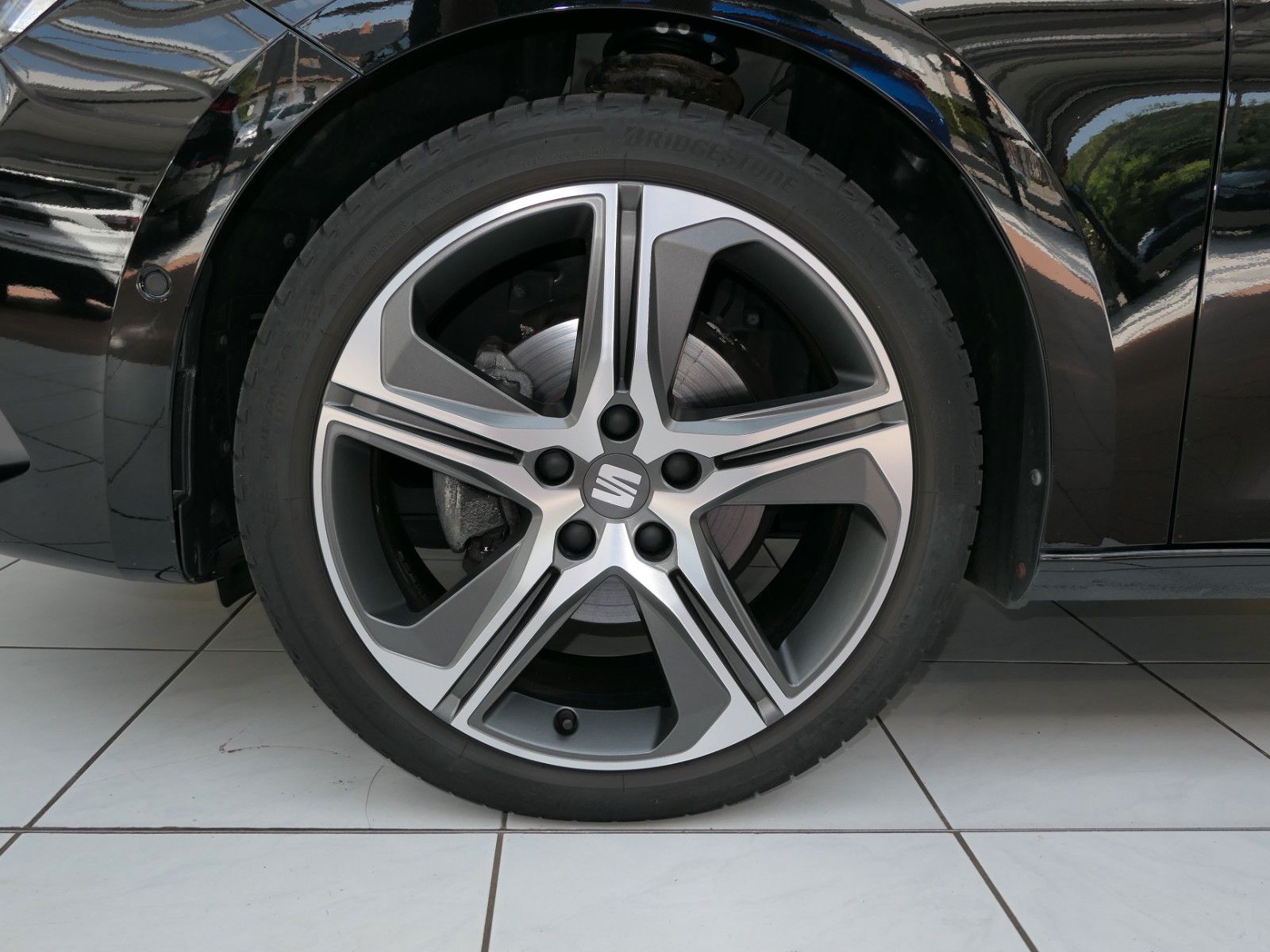 Fahrzeugabbildung SEAT Leon FR Teilleder*Alarm*Navi+Full-Link*LM18"